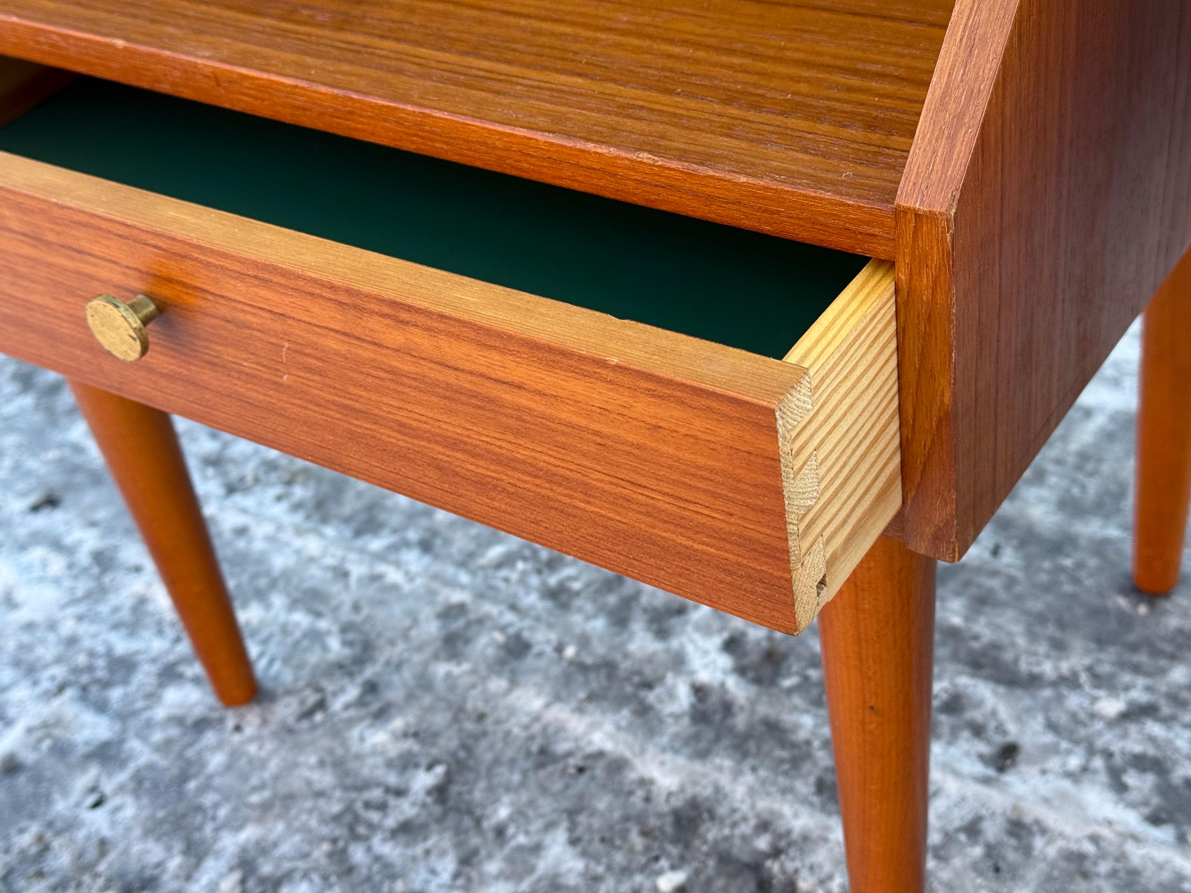 A pair of mid-century standard Danish teak Night stands from the 1960´s 2