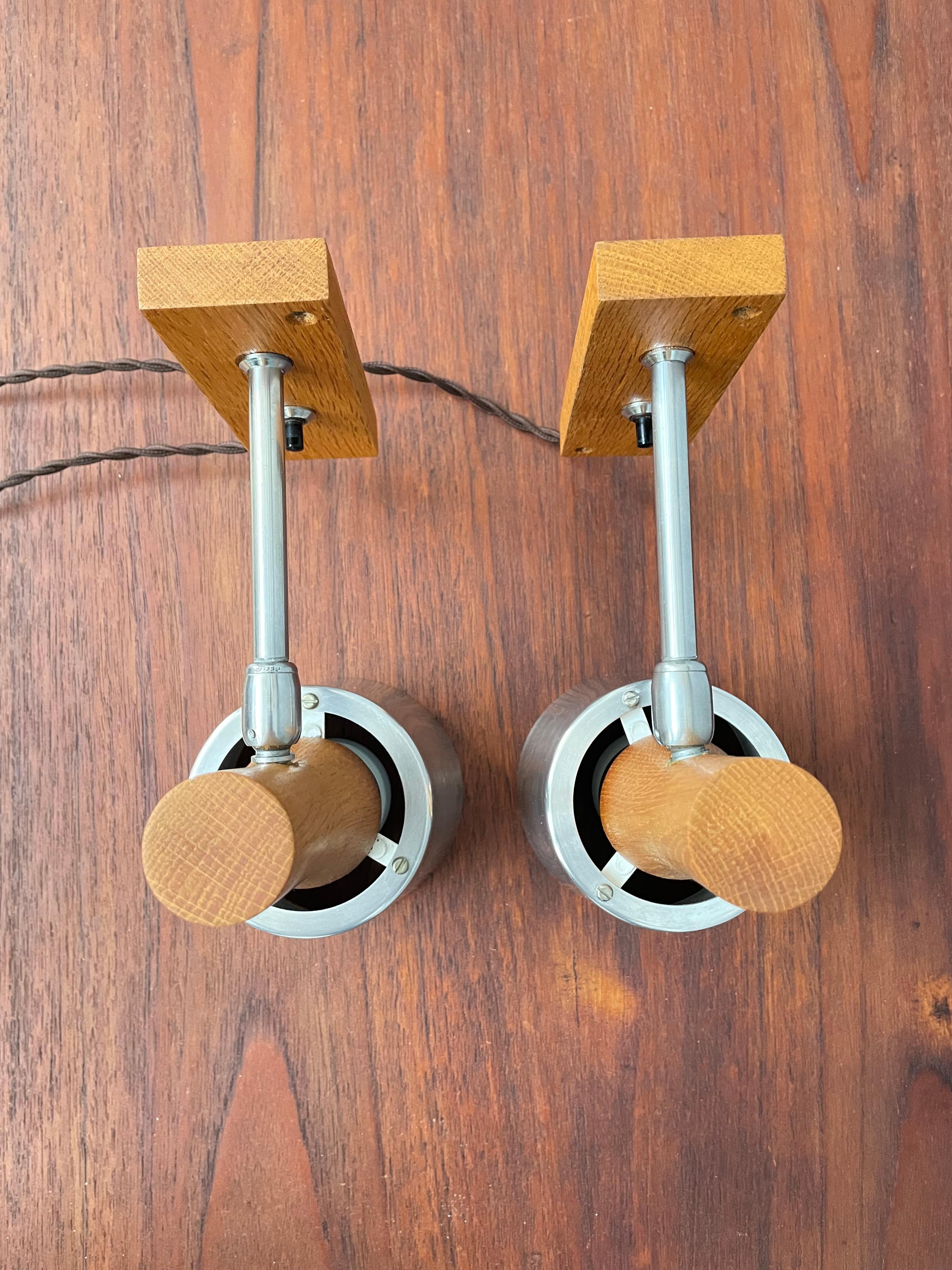 Coppia di lampade da parete del metà del secolo scorso di Lyfa of Denmark in teak in vendita 6