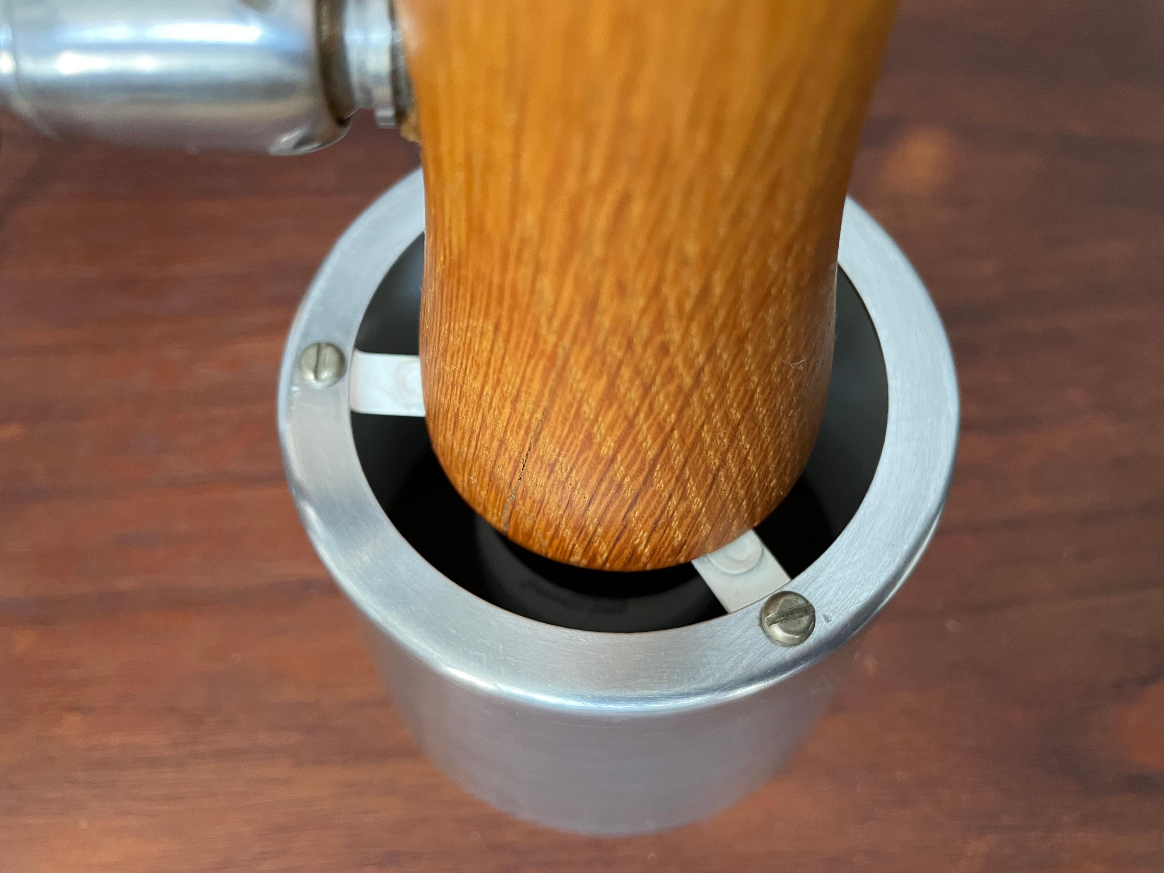 Coppia di lampade da parete del metà del secolo scorso di Lyfa of Denmark in teak in vendita 8