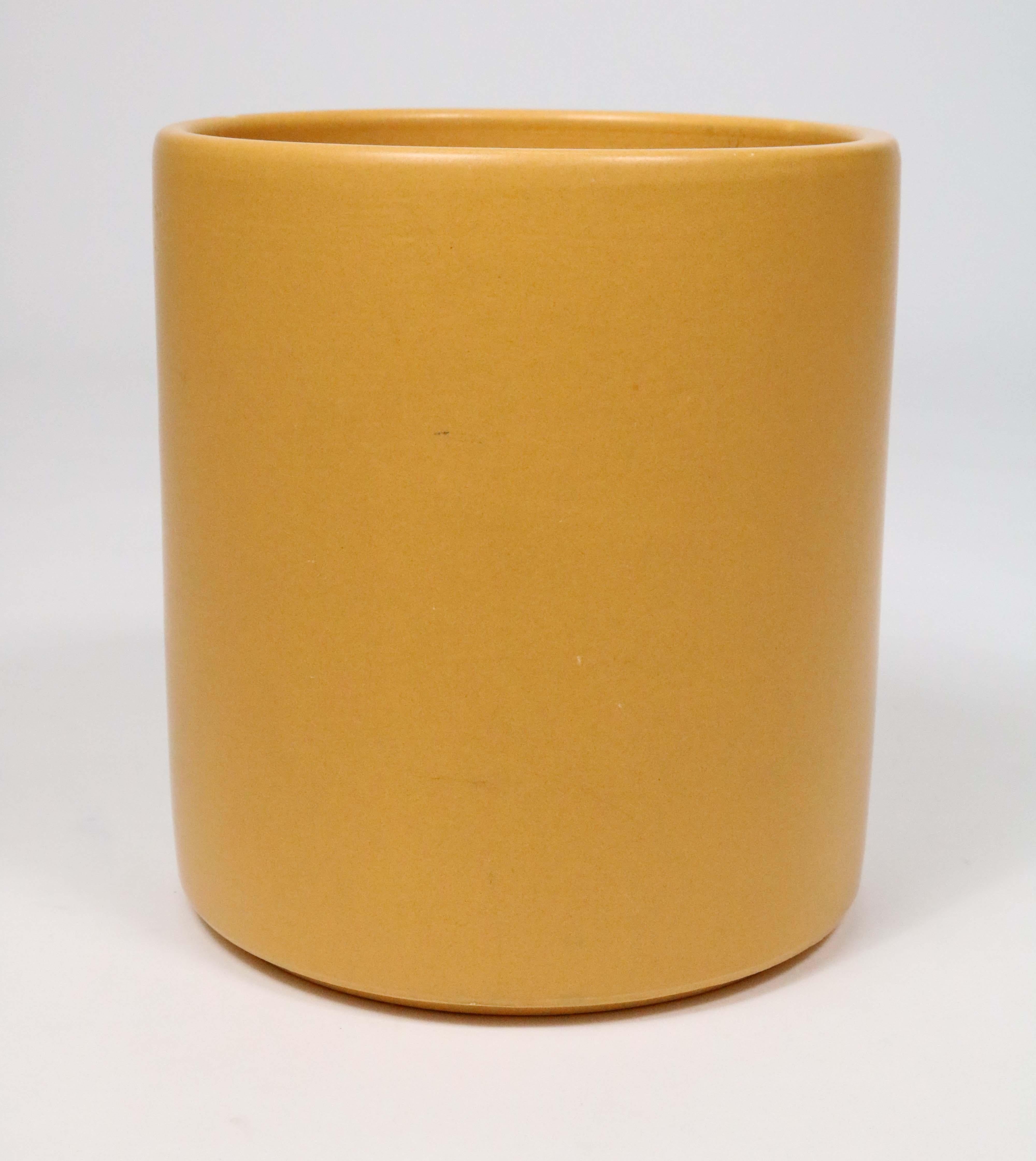 Mid-20th Century Pair of Midcentury Yellow Ochre Pots by Gainey Pottery