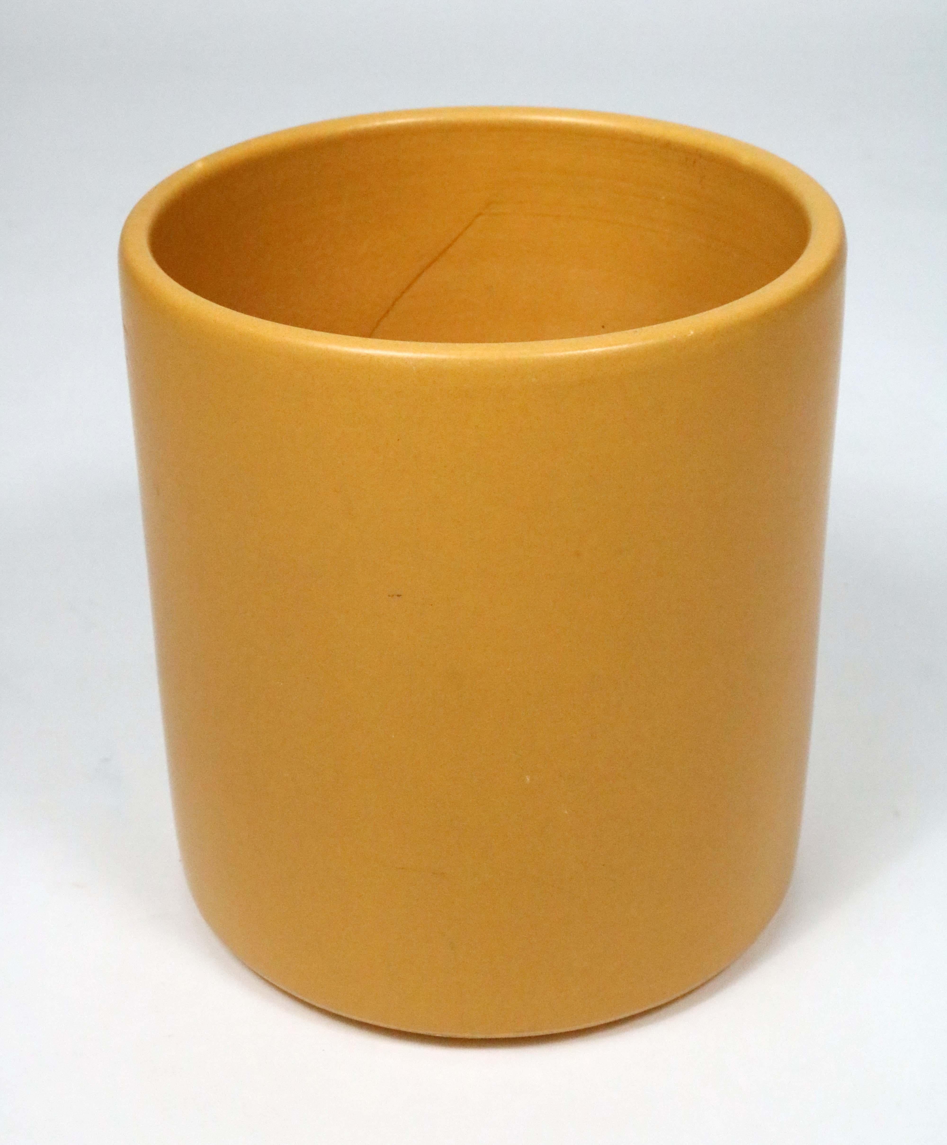 Pair of Midcentury Yellow Ochre Pots by Gainey Pottery In Good Condition In Littleton, CO