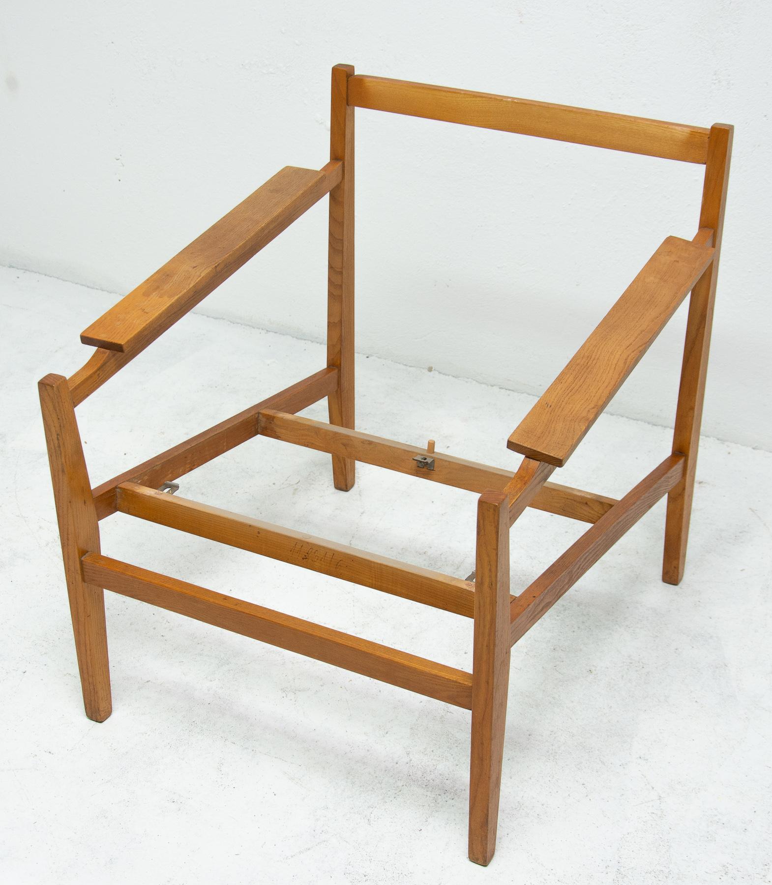Ein Paar Sessel im skandinavischen Stil aus der Mitte des Jahrhunderts, 1960er Jahre im Angebot 11
