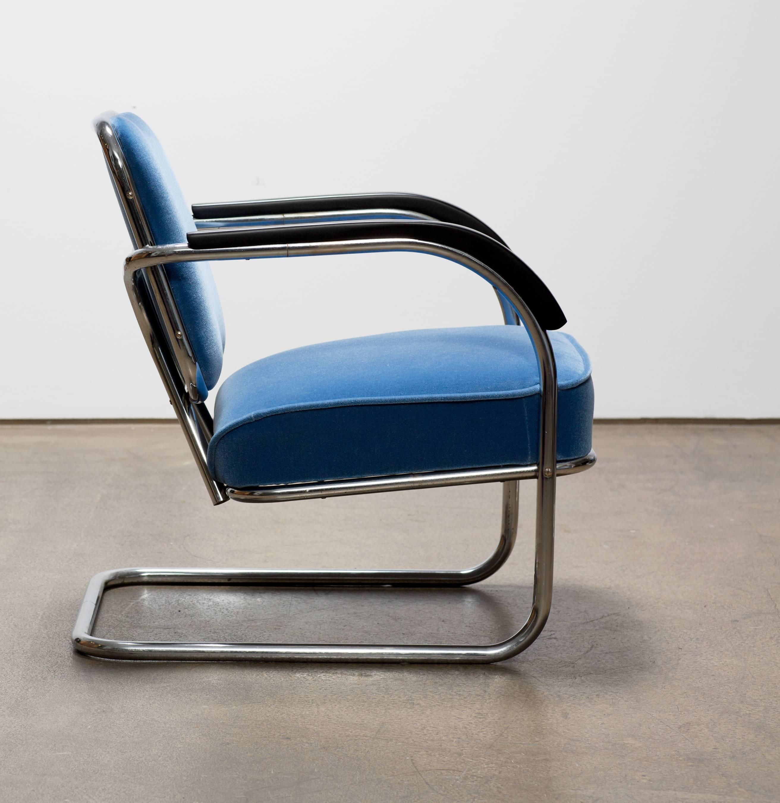 A Pair of Midcentury Cantilever Tubular Steel Armchairs with Mohair Upholstery (Schwedisch)