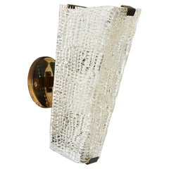 Una pareja de J.T. de mediados de siglo Lámpara de pared Kalmar, Apliques