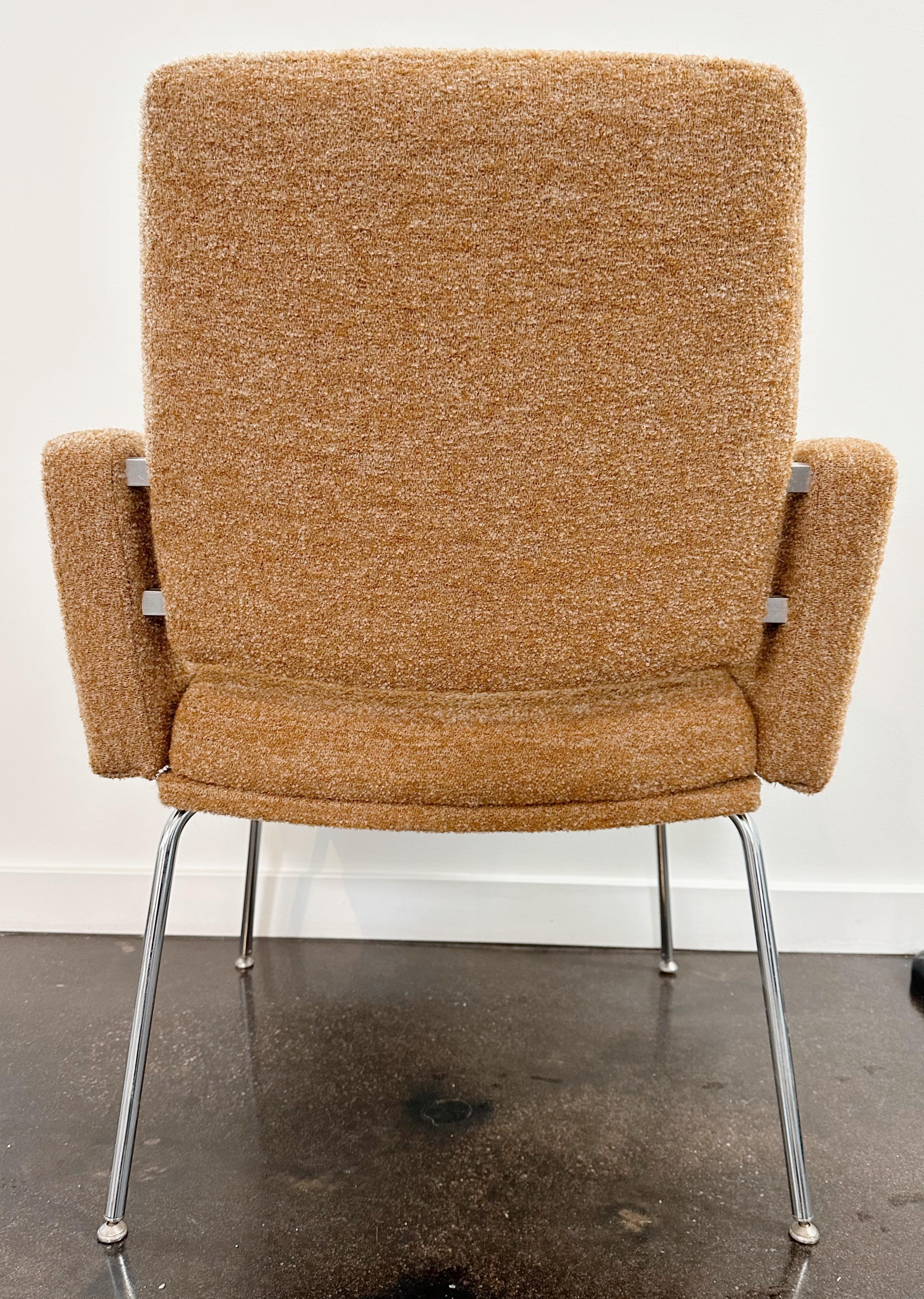 Mid-Century Modern Paire de fauteuils modernes du milieu du siècle dernier par JG Furniture en vente