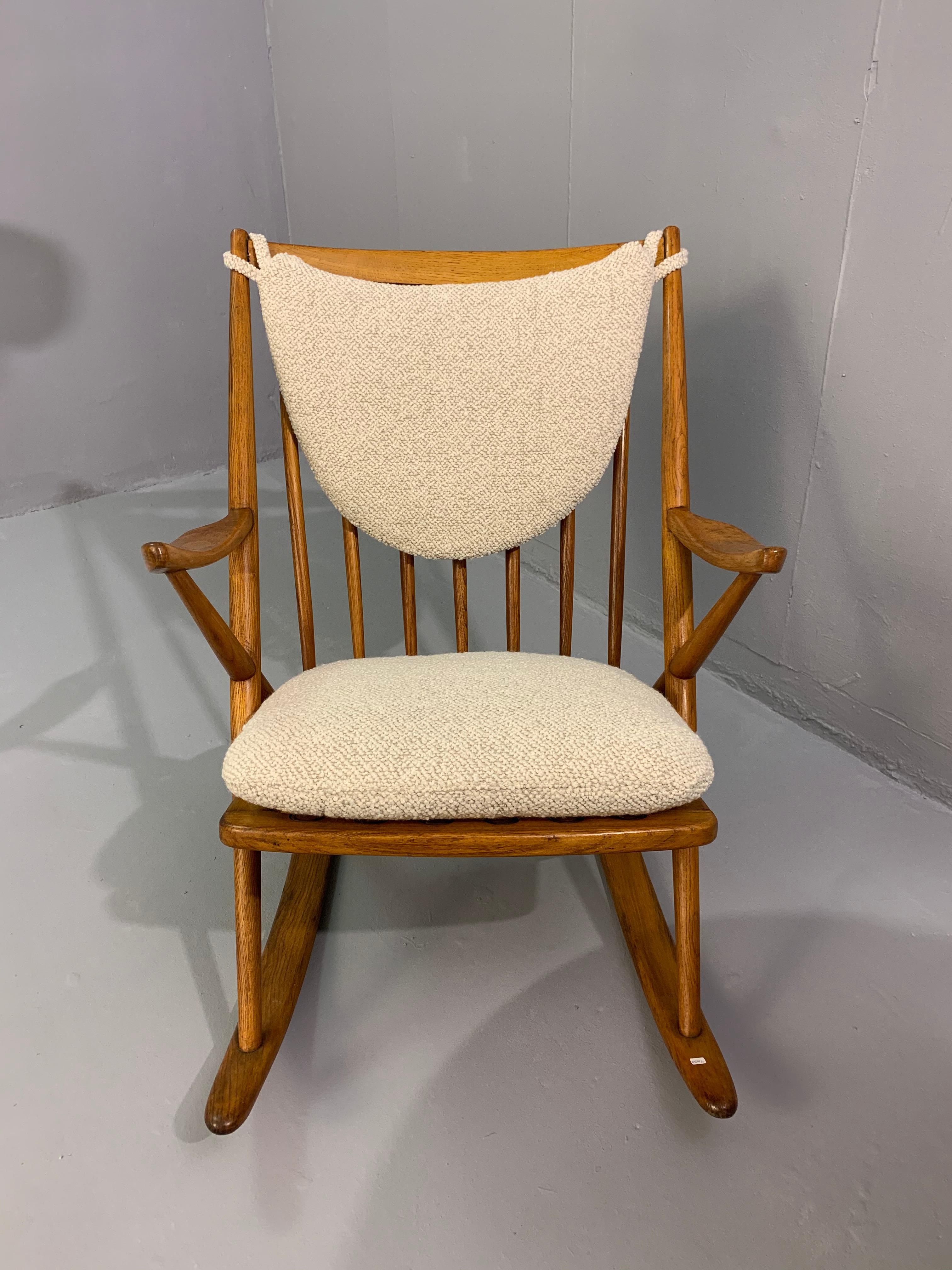 Pair of Midcentury Rocking Chair In Good Condition In Brussels, BE