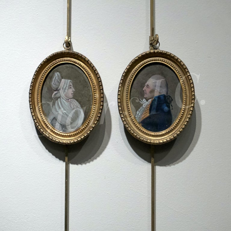 English Pair of Miniature Portraits in Giltwood Frames For Sale
