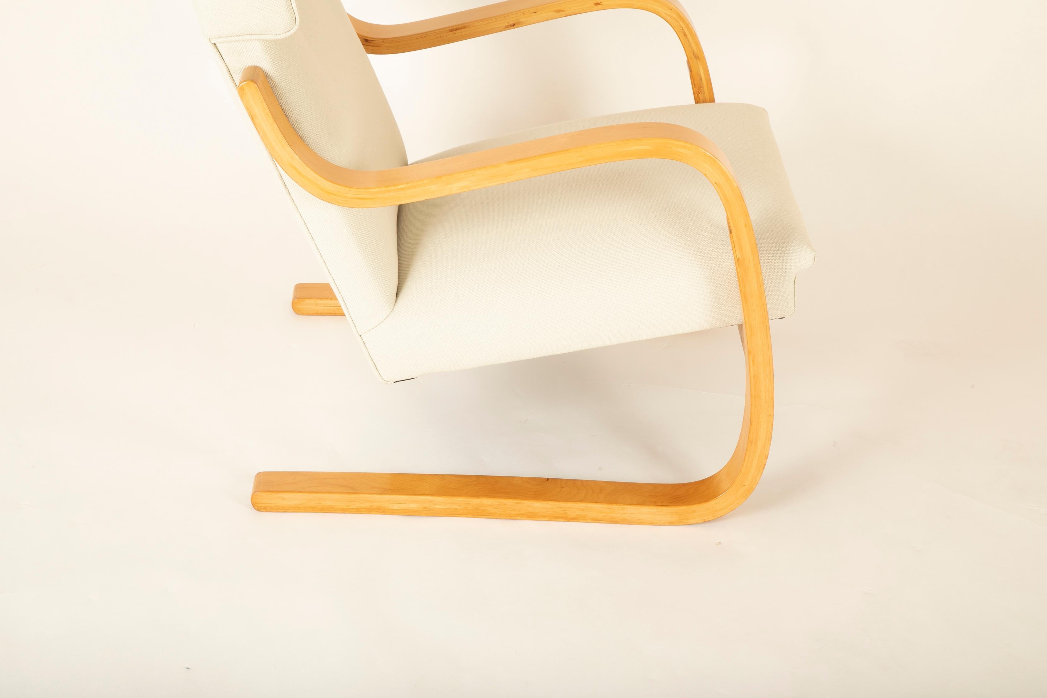 Pair of Model 401 Alvar Aalto Wing Chairs For Sale 4