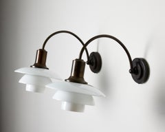Una coppia di lampade da parete modello PH-2/2 Disegnate da Poul Henningsen per Louis Poulsen
