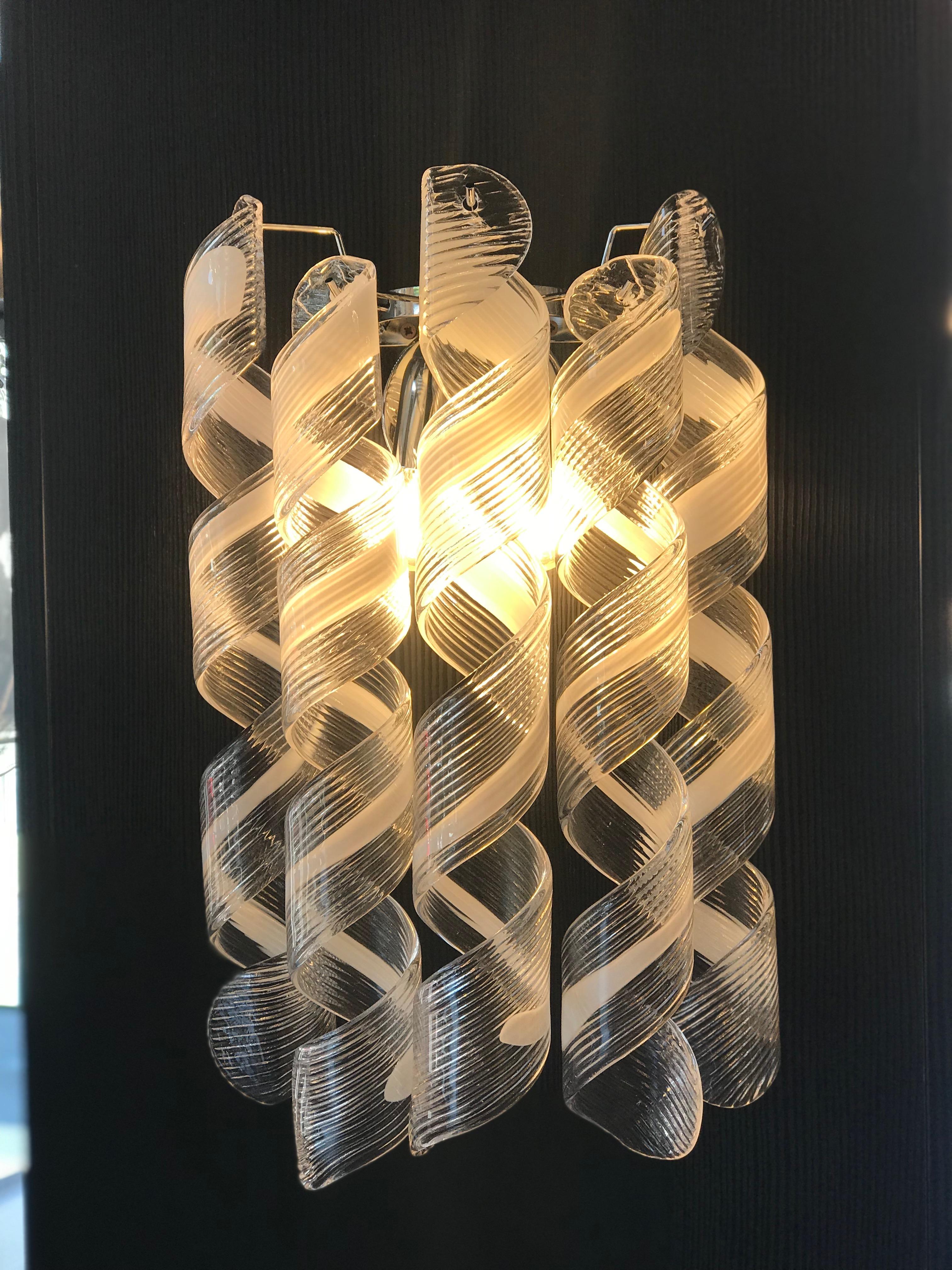 Pair of  Modern Italian Curly Murano Glass Sconces or Wall Lights In New Condition For Sale In Rome, IT