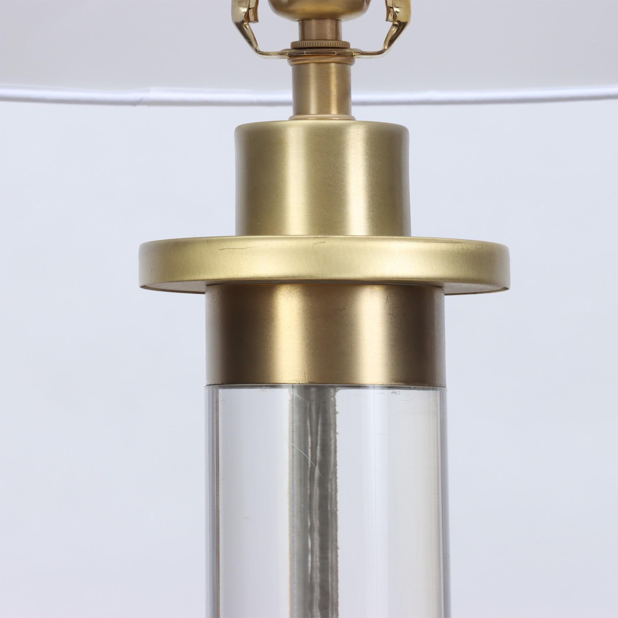 Mid-20th Century Pair of Modern Lucite Brass Column Table Lamps, circa 1950 For Sale