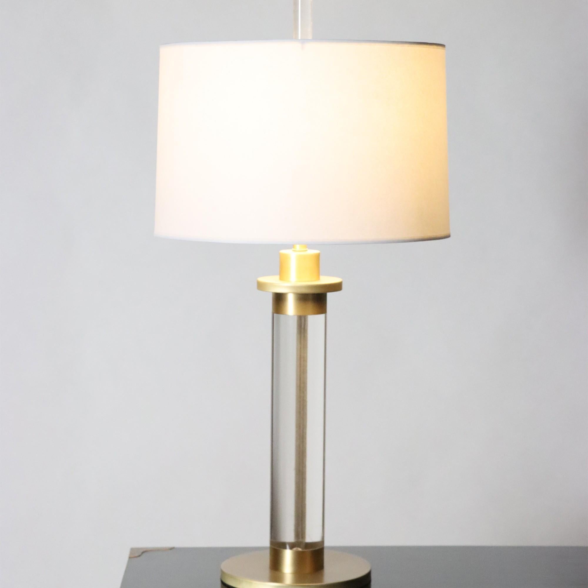 Pair of Modern Lucite Brass Column Table Lamps, circa 1950 For Sale 3