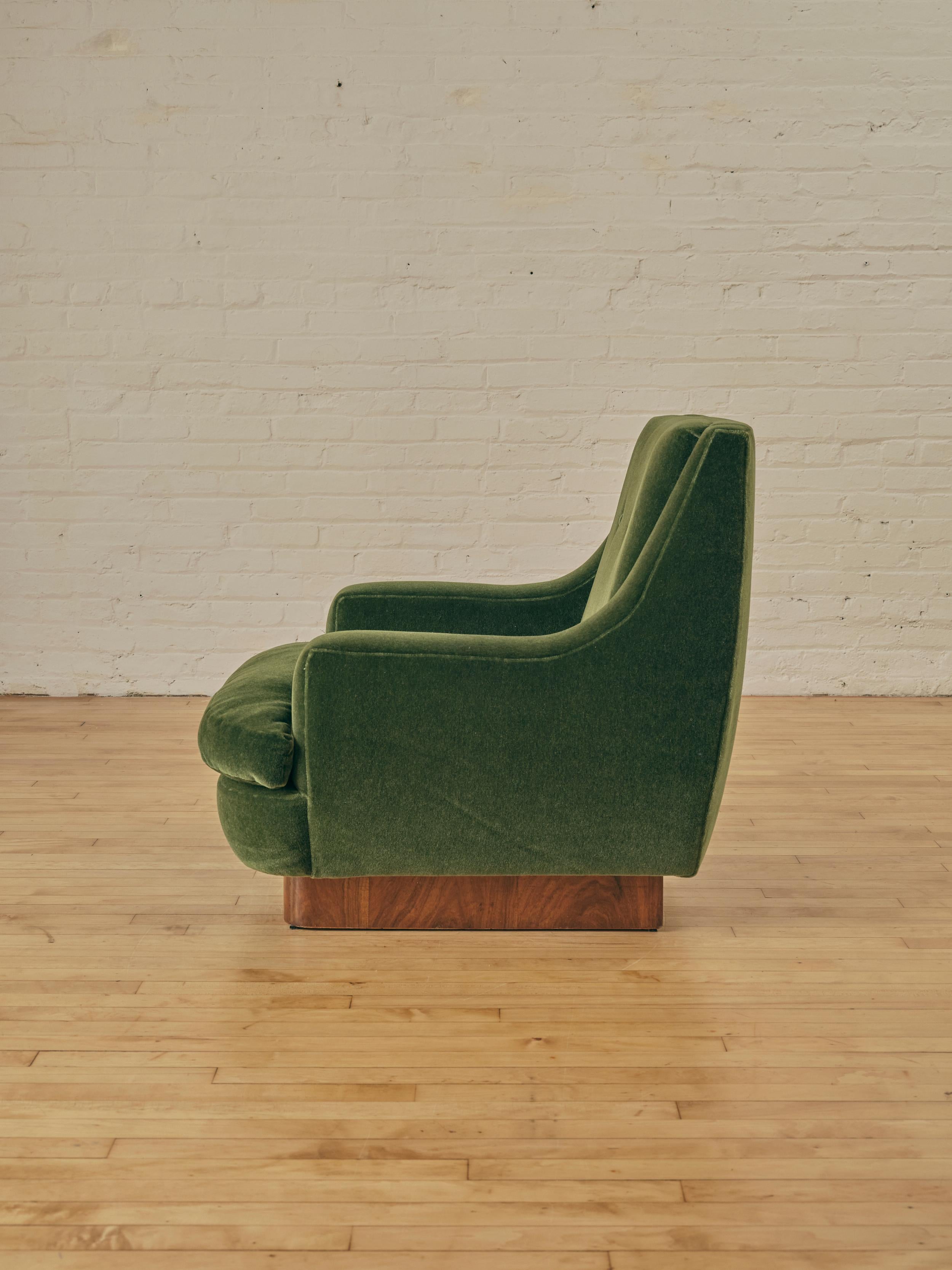 20th Century A Pair of Modernist Cube Lounge Chairs  For Sale