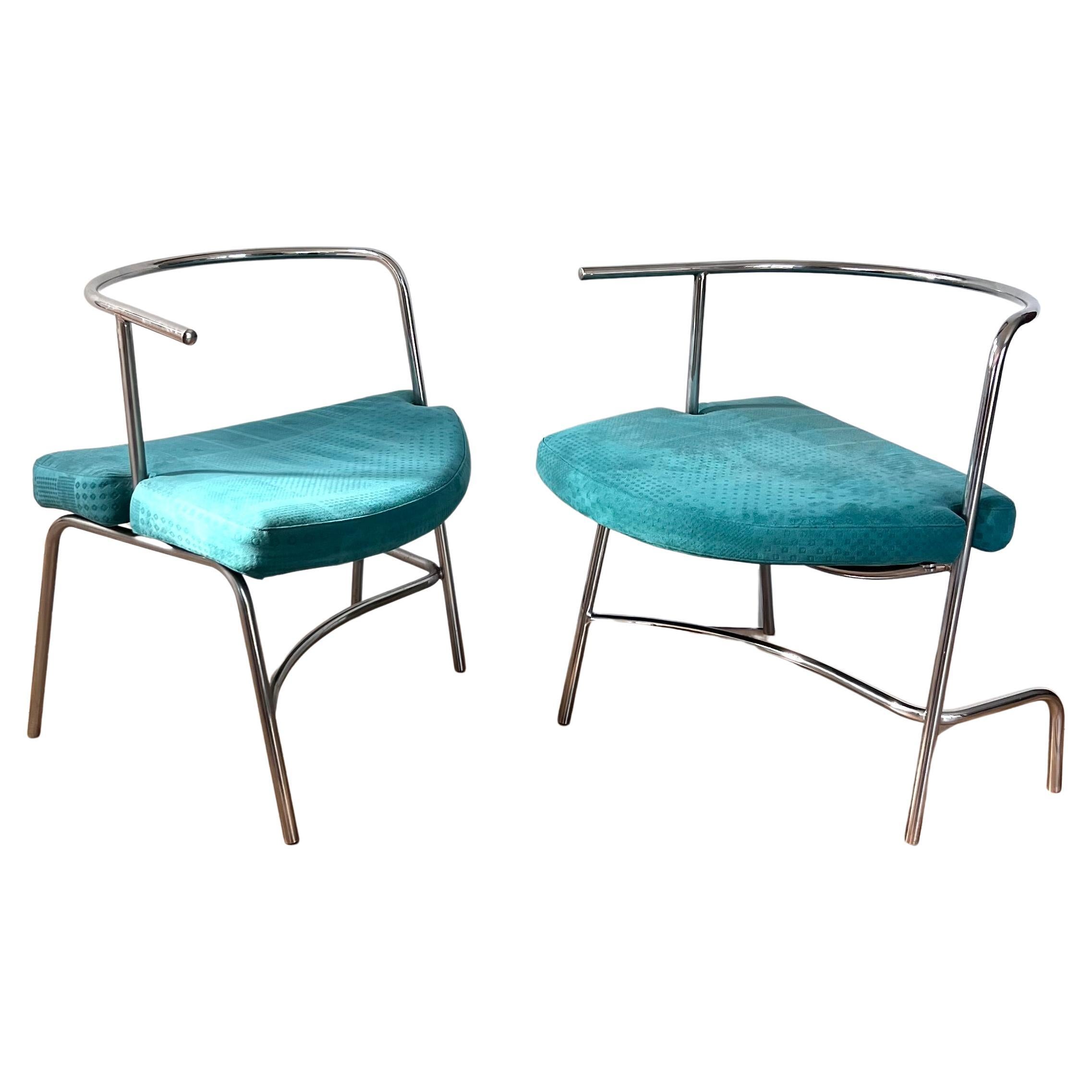 Paire de fauteuils géométriques italiens modernistes, vers 1970
