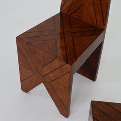 Coppia di "sedie trono" moderniste con schienale alto