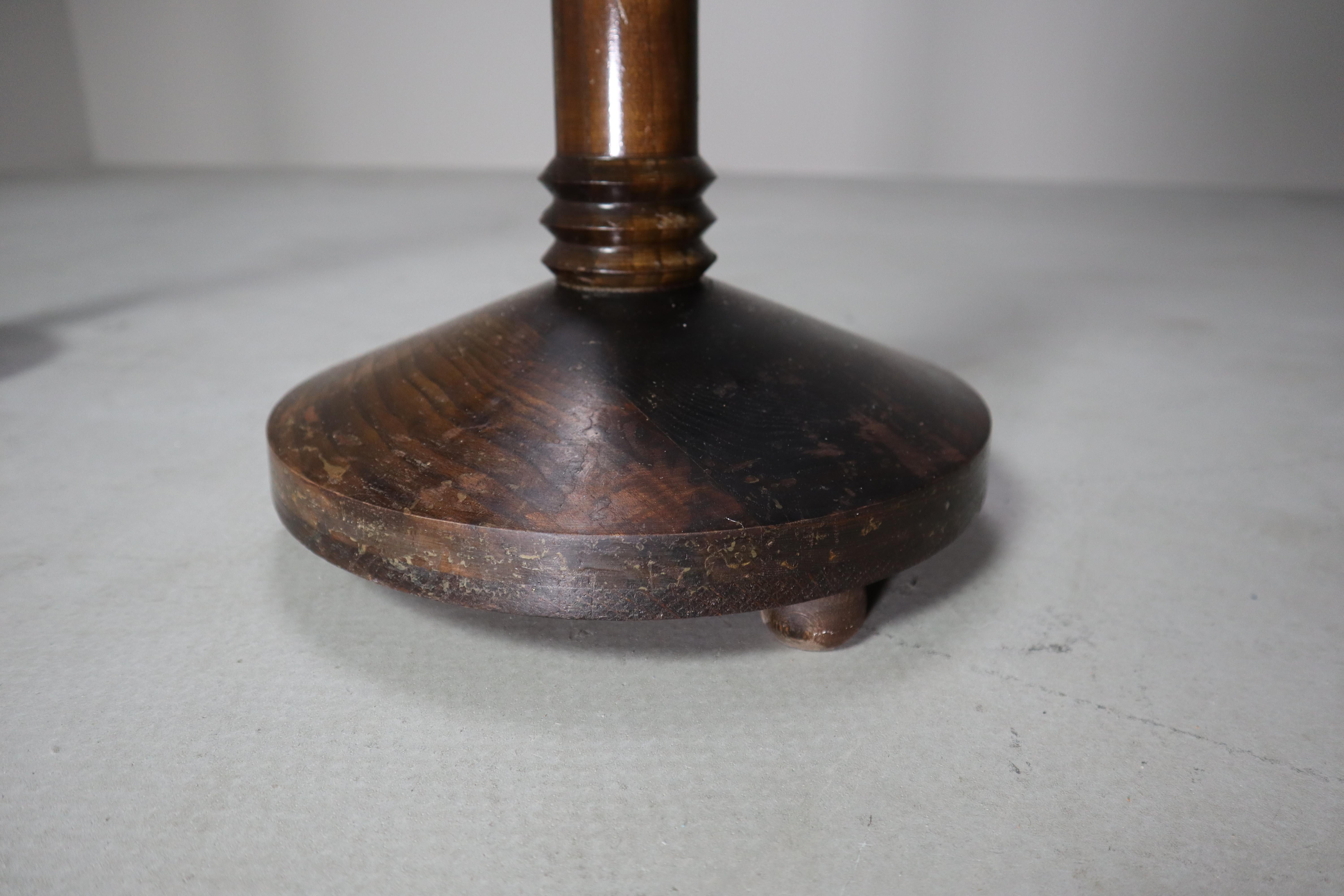 Coppia di portacandele modernisti in legno per chiese, 1945-1960 in vendita 3