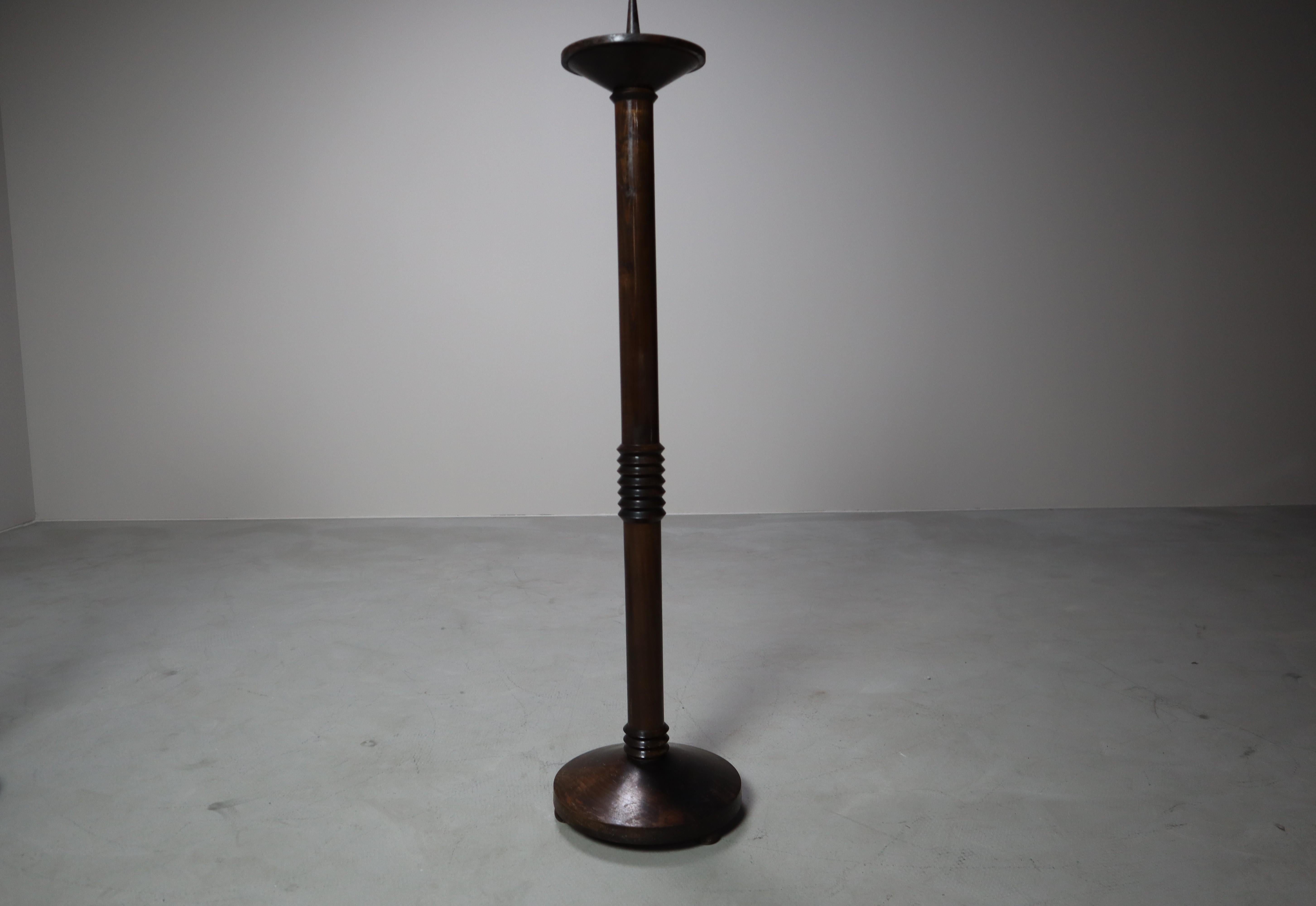 Coppia di portacandele modernisti in legno per chiese, 1945-1960 in vendita 8
