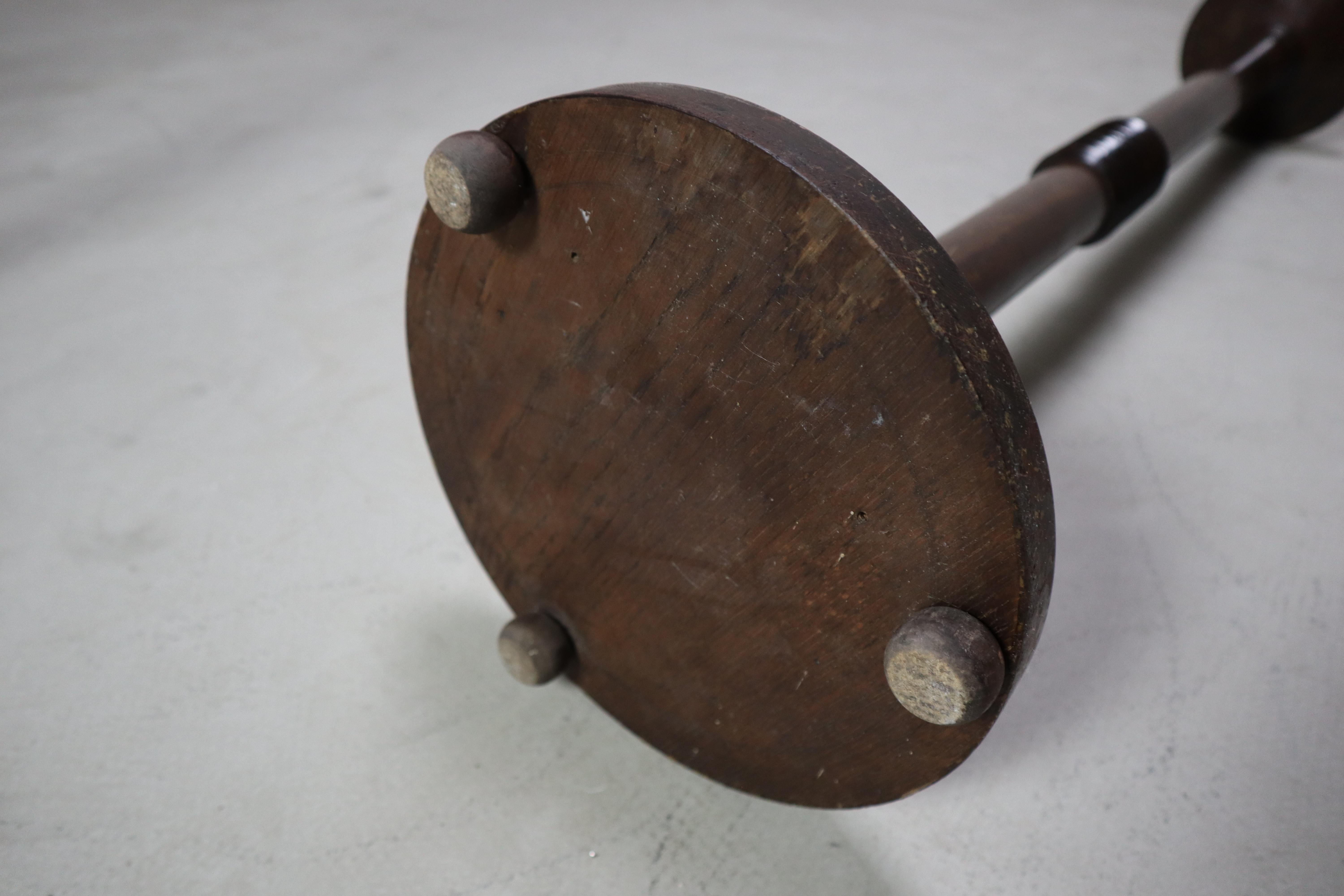 Coppia di portacandele modernisti in legno per chiese, 1945-1960 in vendita 10