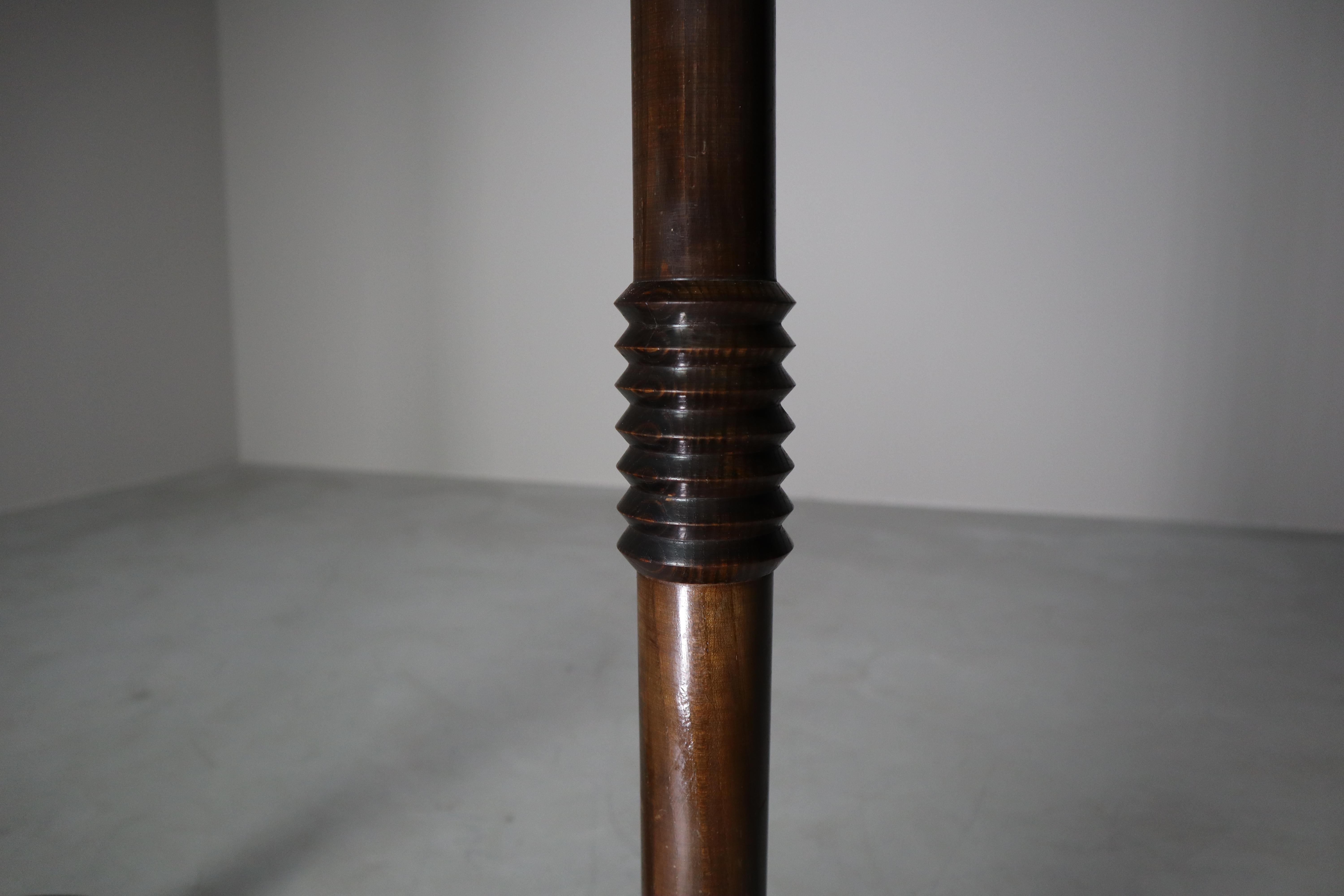 XX secolo Coppia di portacandele modernisti in legno per chiese, 1945-1960 in vendita