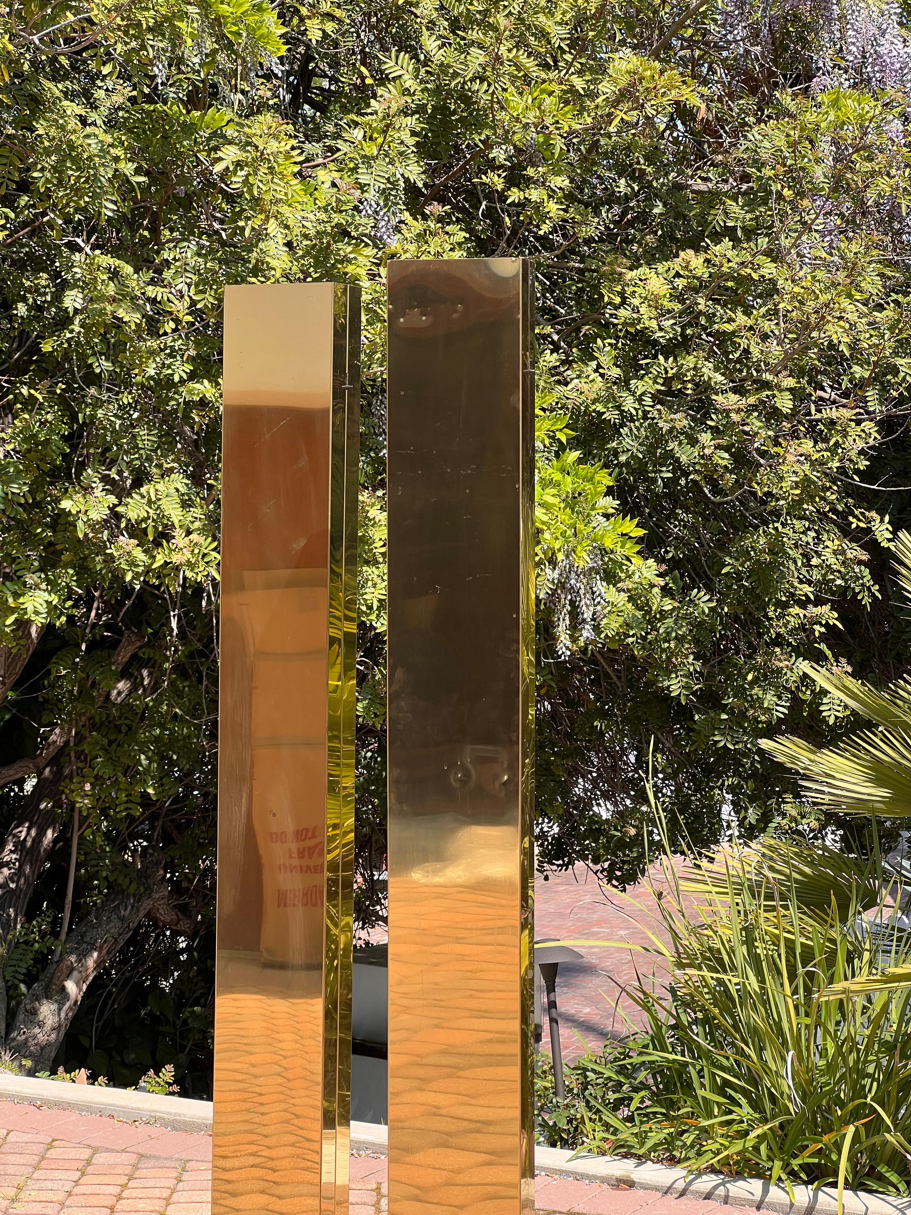 Paire de lampadaires torchères Monolith en laiton de Casella, vers 1980 en vente 3