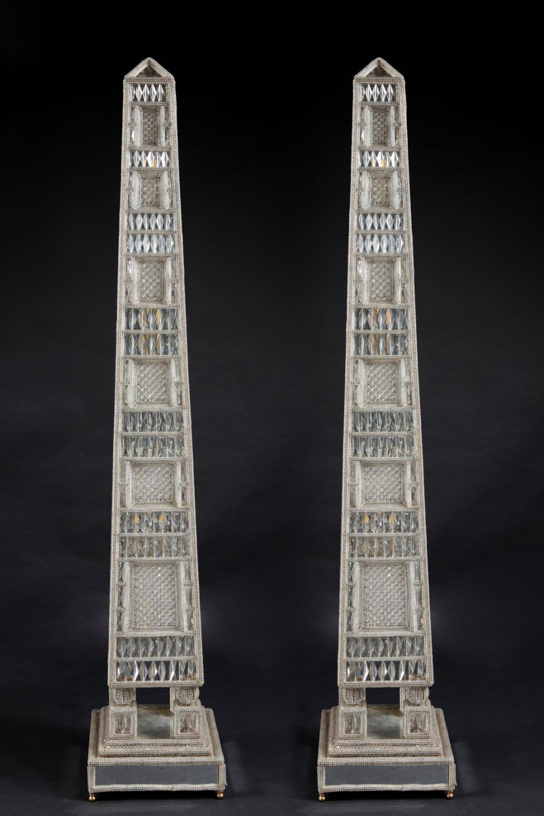 Pair of Monumental and Elegant Obelisk-Shaped Floor Lamps For Sale 1