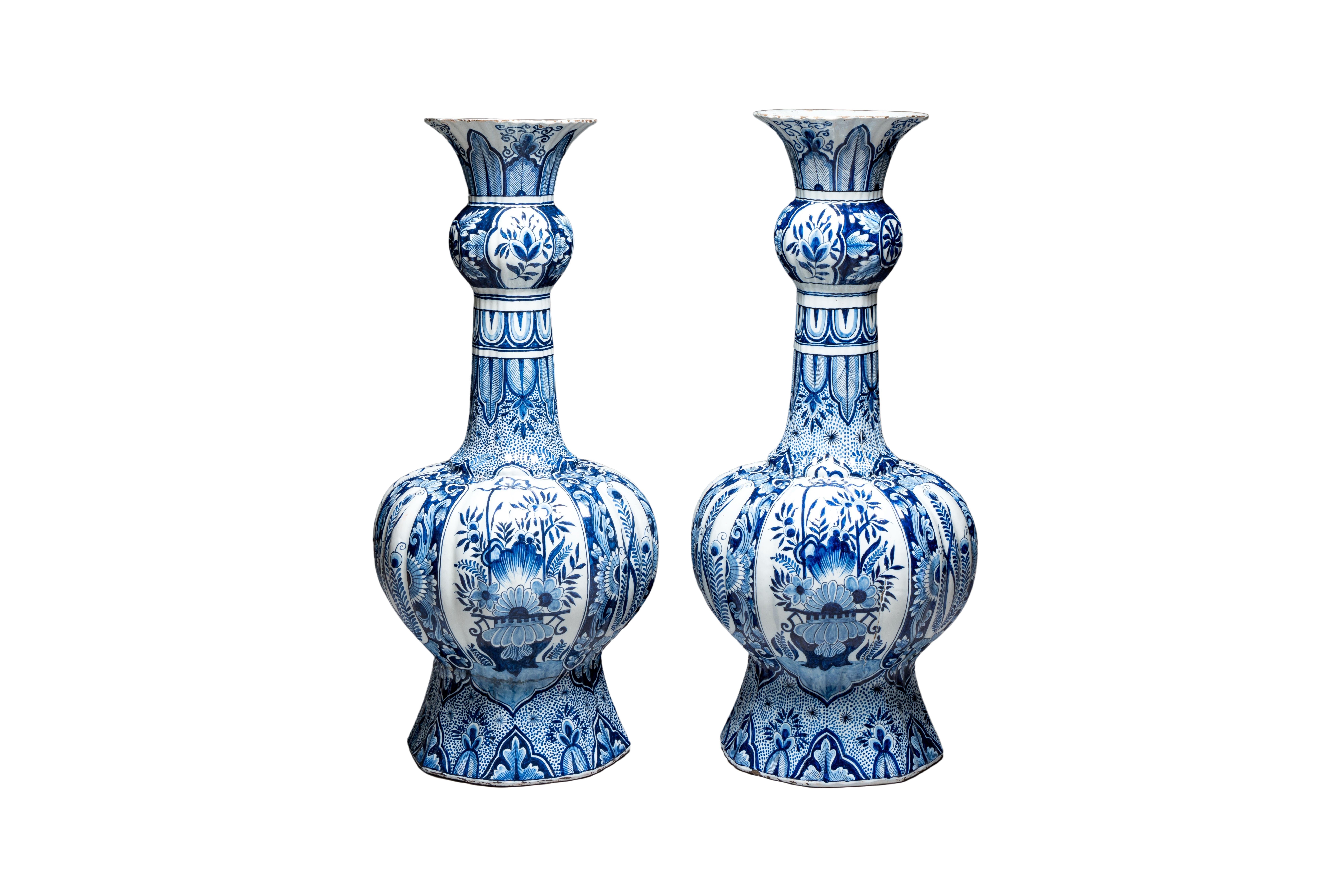 Baroque A pair of monumental blue and white Delftware vases from the 19th century For Sale