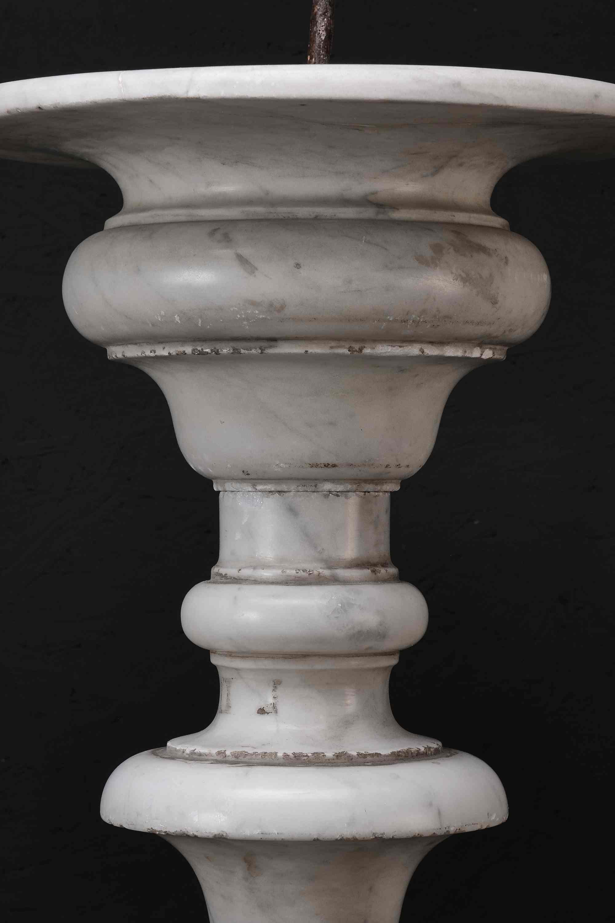 Pair of Monumental Carrara Marble Candlesticks, Rome, 17th Century In Good Condition For Sale In Walkertshofen, BY