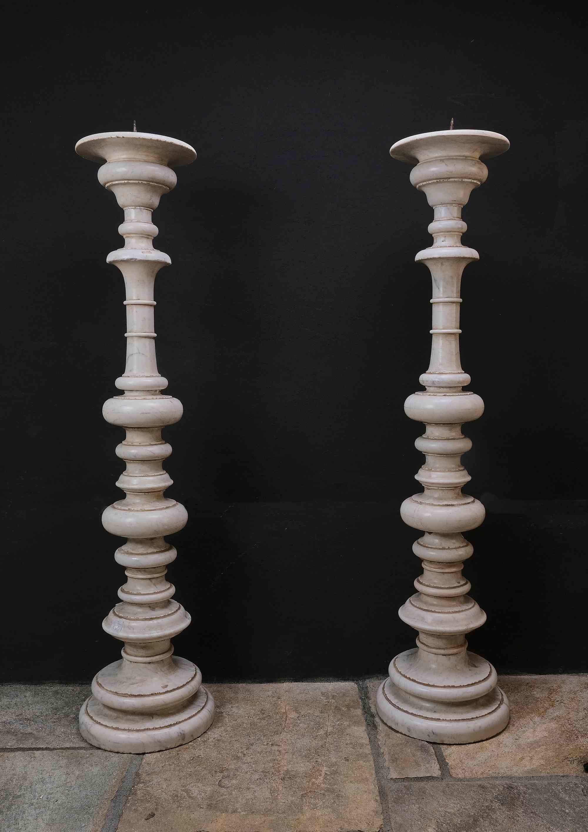 Pair of Monumental Carrara Marble Candlesticks, Rome, 17th Century For Sale 1
