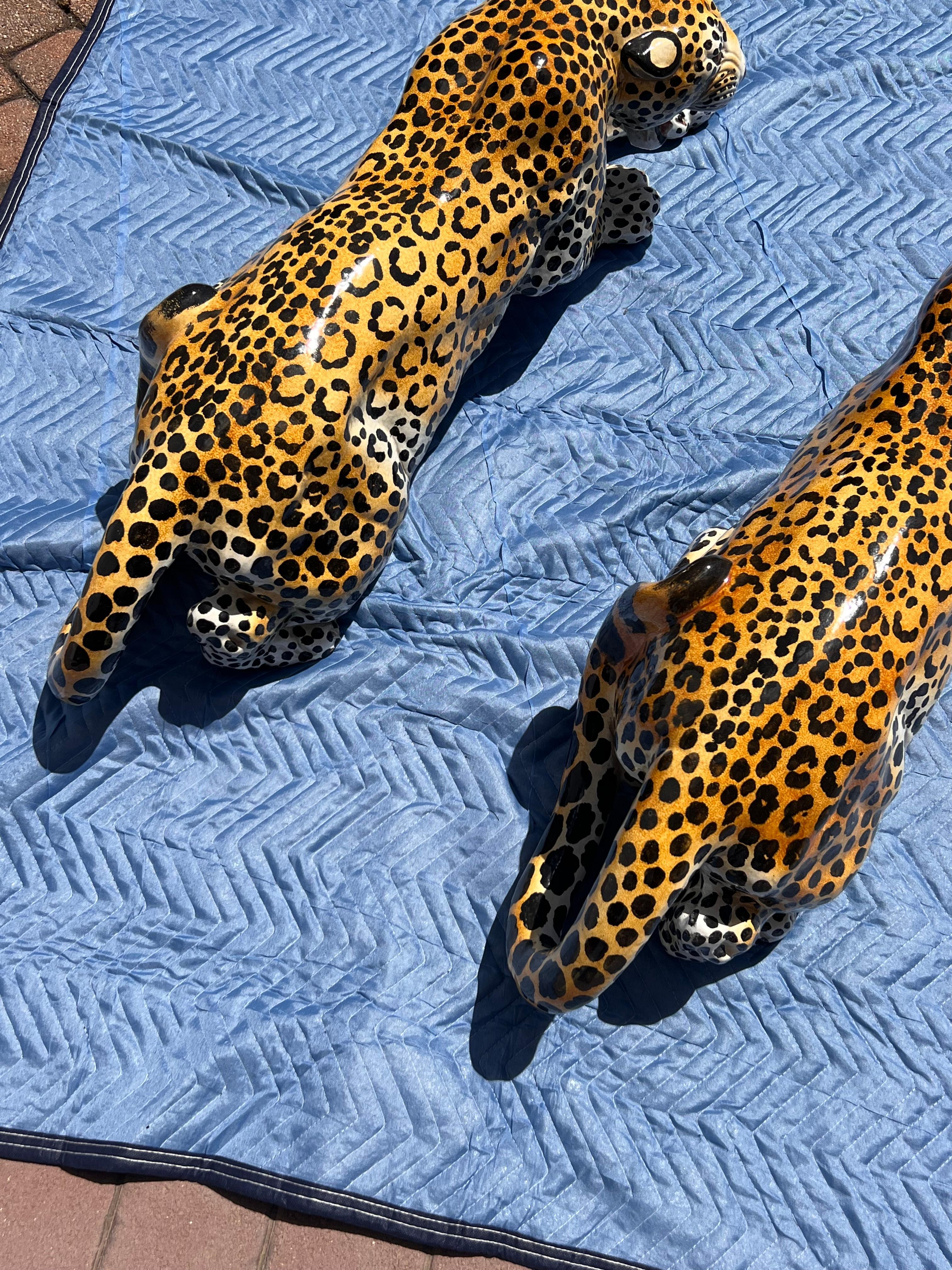 Pareja de monumentales leopardos de cerámica italiana de época, mediados del siglo XX 8