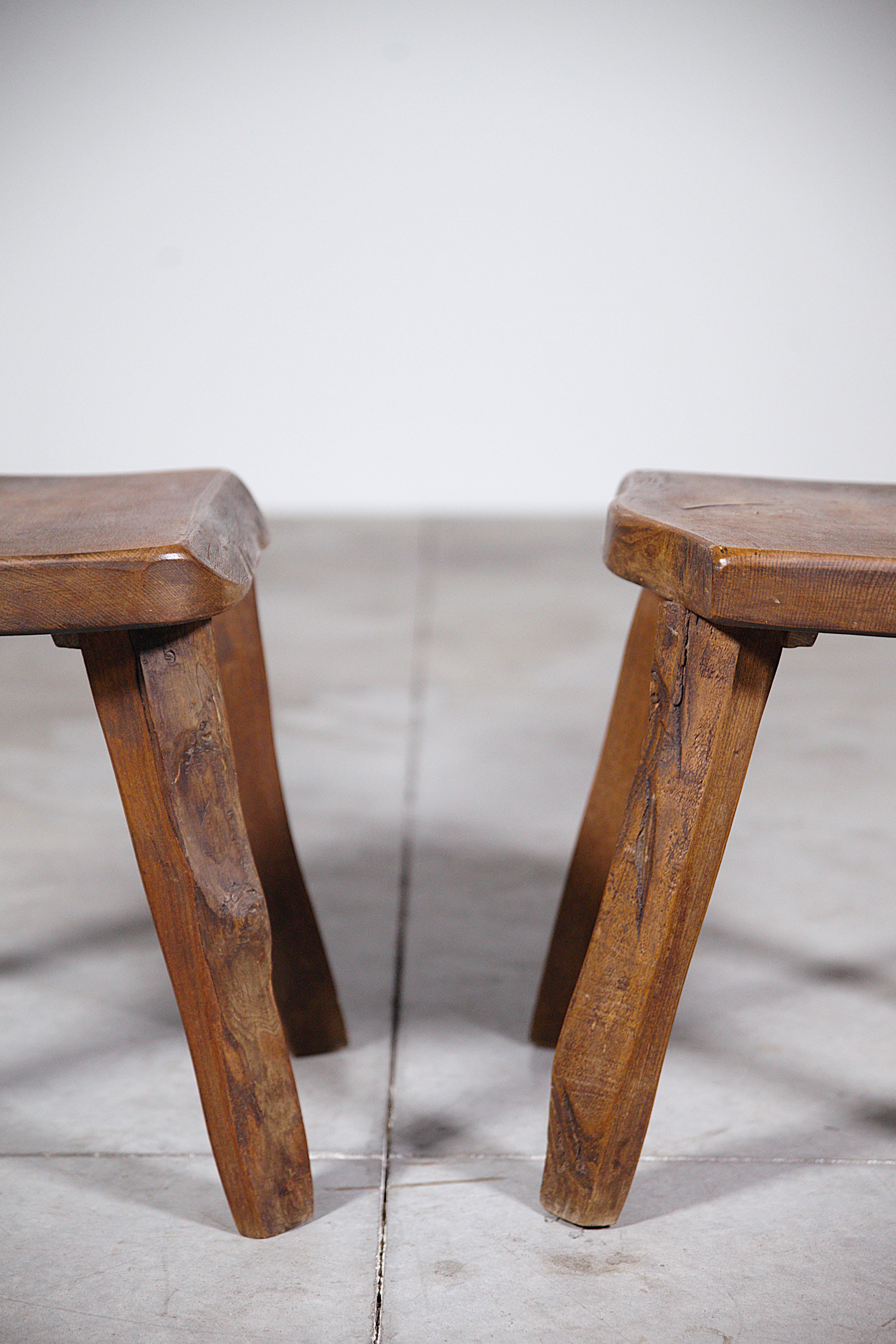 A Pair of Mountain Dining Chairs by Aranjou France 1970's im Angebot 4