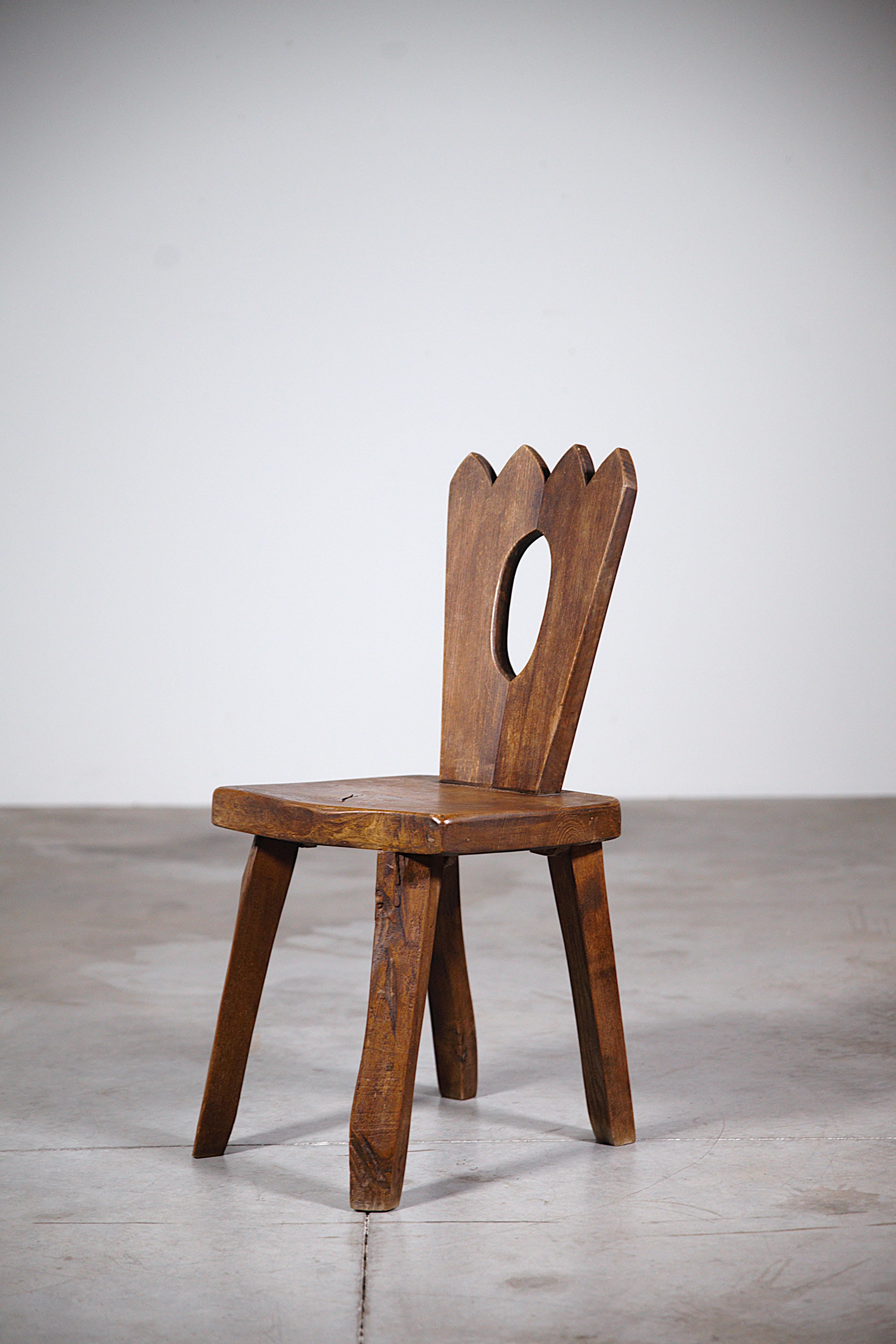 A Pair of Mountain Dining Chairs by Aranjou France 1970's im Angebot 5