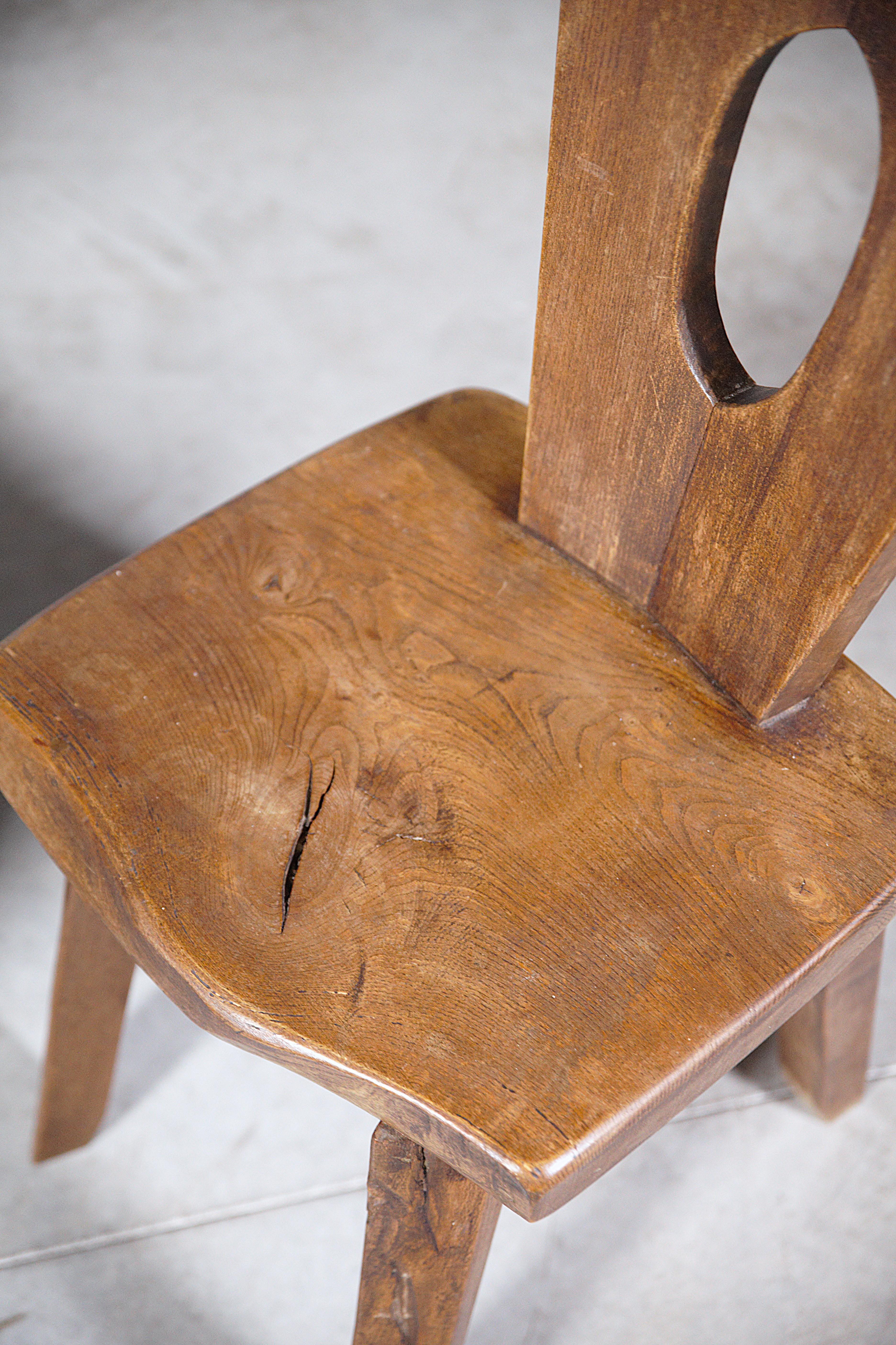 A Pair of Mountain Dining Chairs by Aranjou France 1970's (Französisch) im Angebot