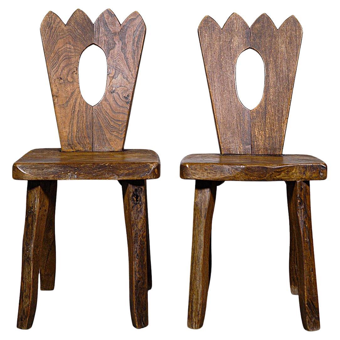 A Pair of Mountain Dining Chairs by Aranjou France 1970's im Angebot