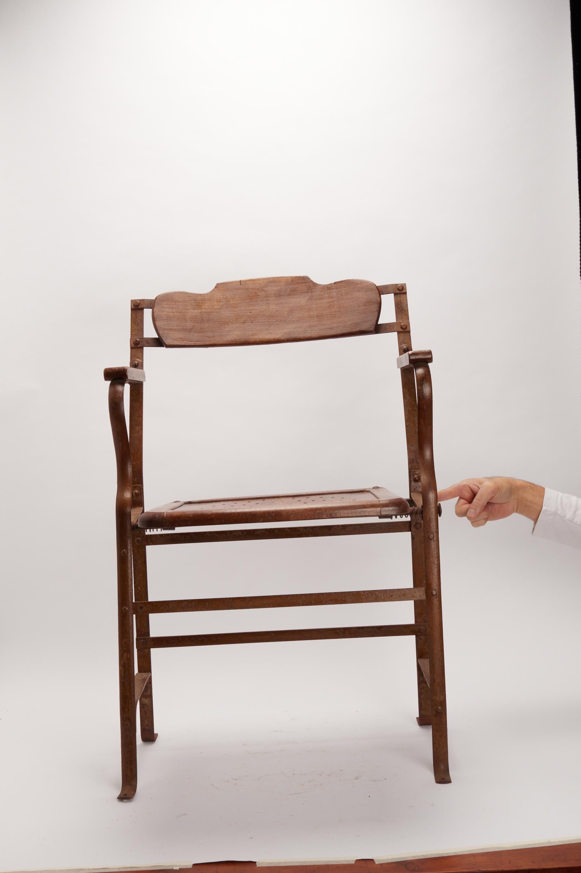 Pair of Movie Theater Chairs, France, 1900 2