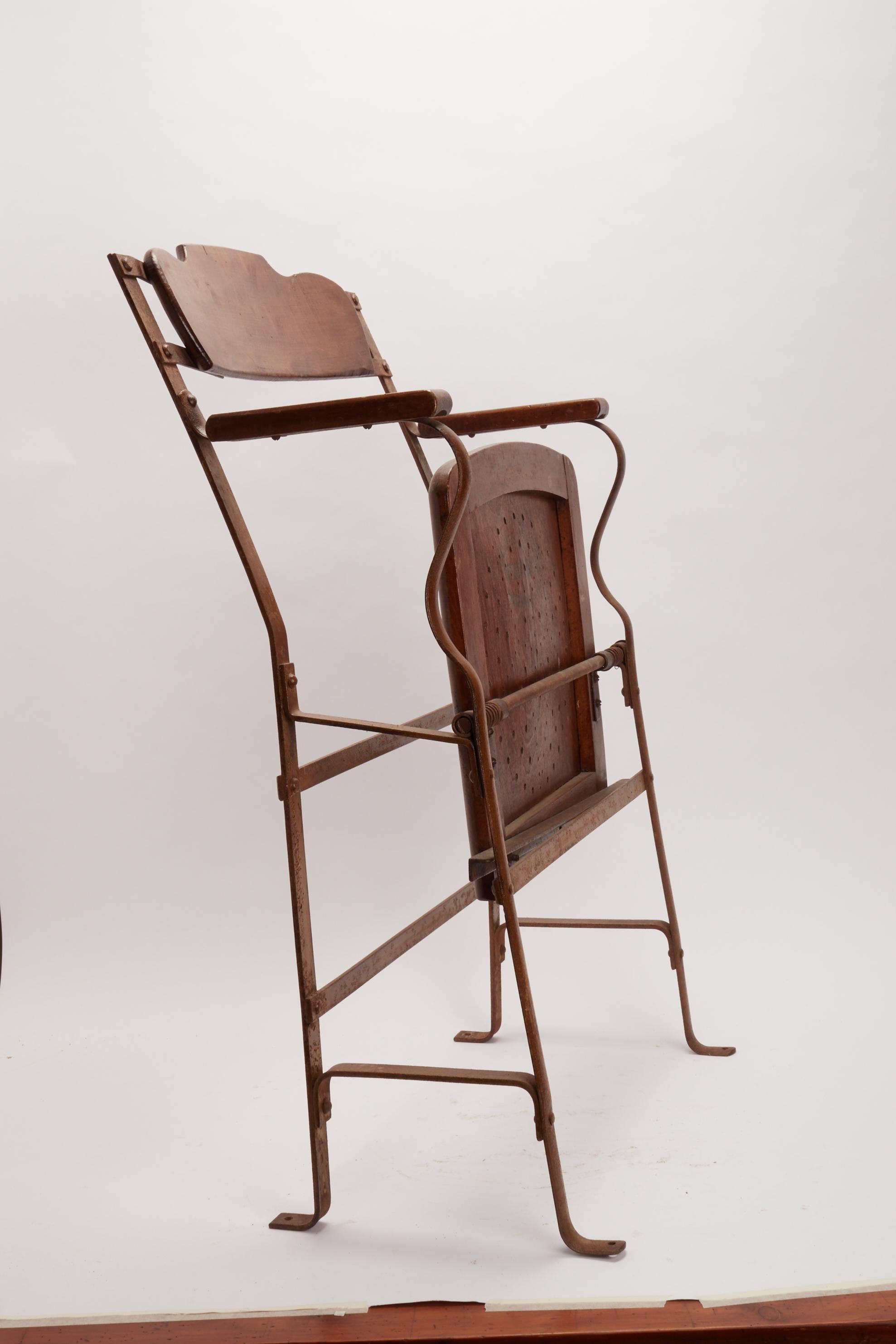 Pair of Movie Theater Chairs, France, 1900 In Excellent Condition In Milan, IT