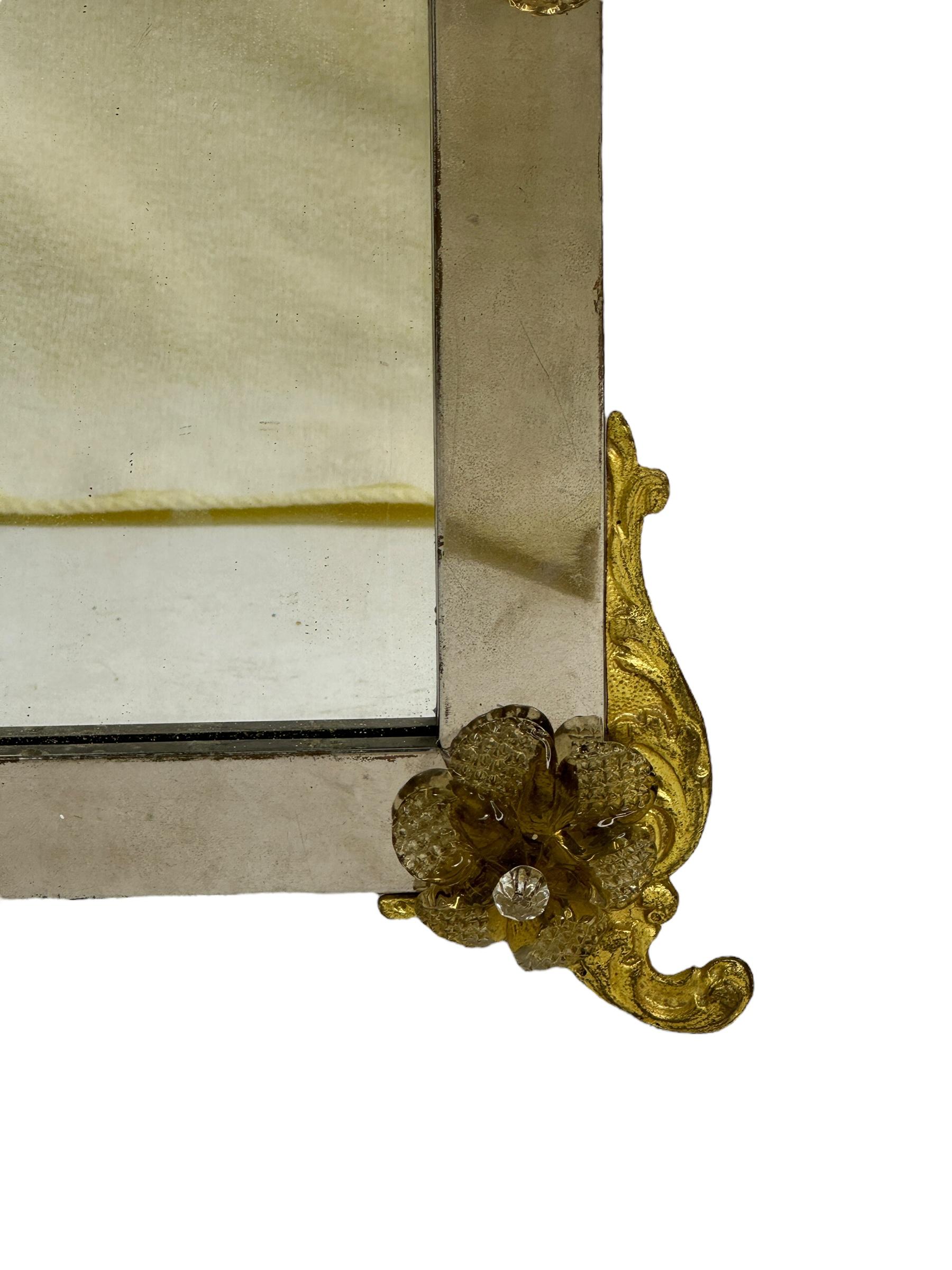 Ein Paar Murano-Glasspiegel mit geräucherten Blumen 1950er Jahre, Italien Venedig-Venedig (Spiegel) im Angebot