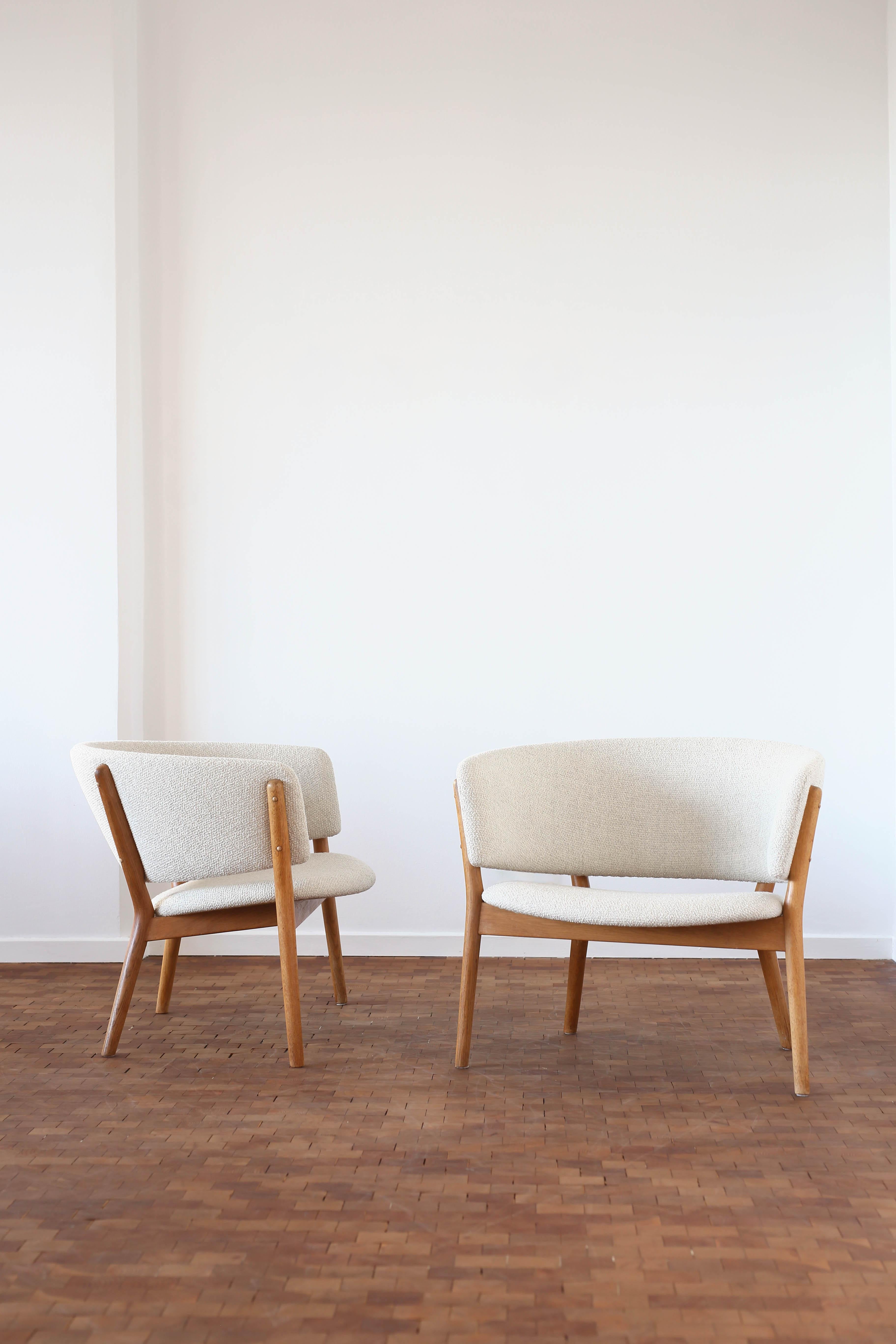 Scandinavian Modern A pair of Nanna Ditzel chairs, model ND83 for Søren Willadsen  For Sale