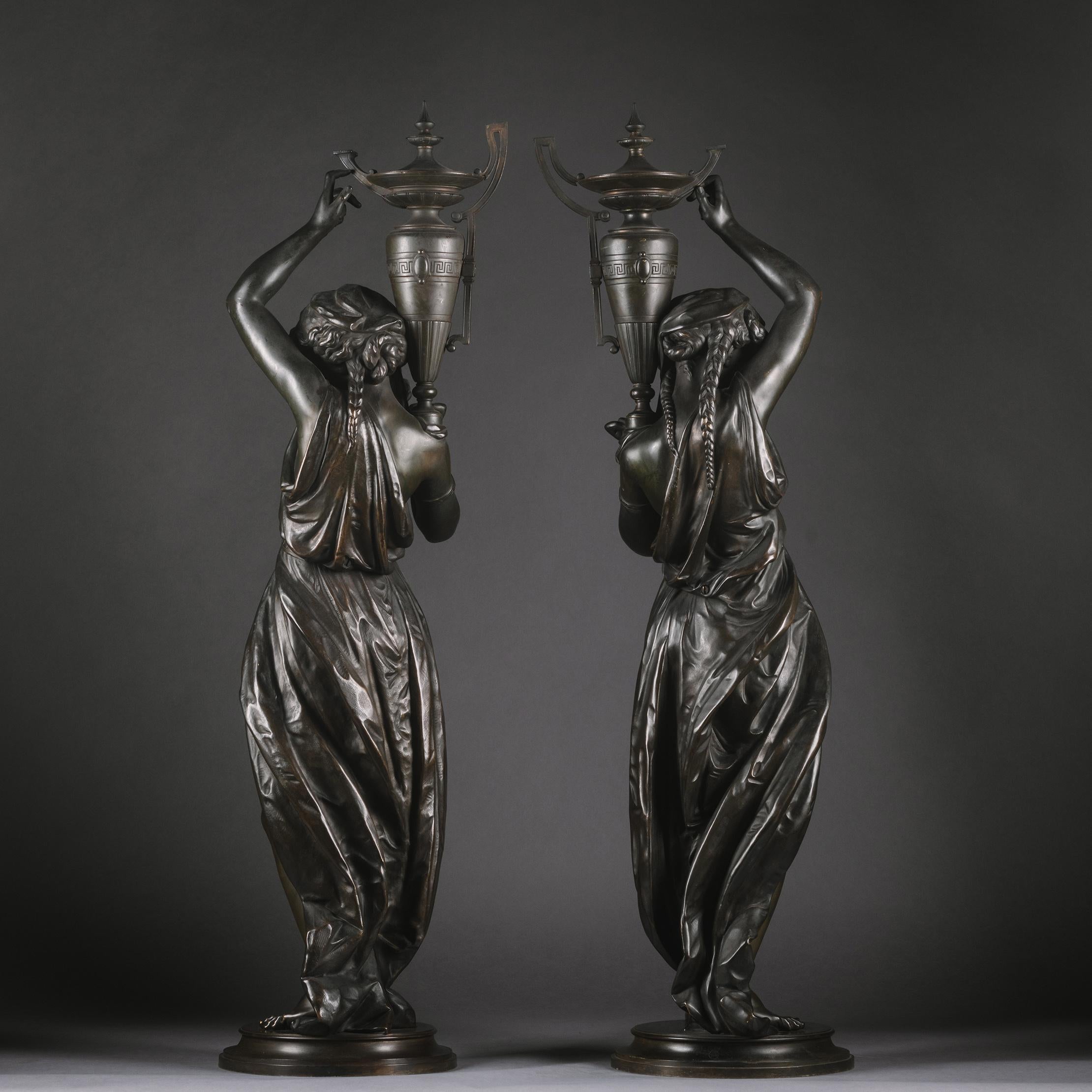 Ein Paar Napoleon III.-Figuren aus patinierter Bronze von Victor Paillard (Französisch) im Angebot