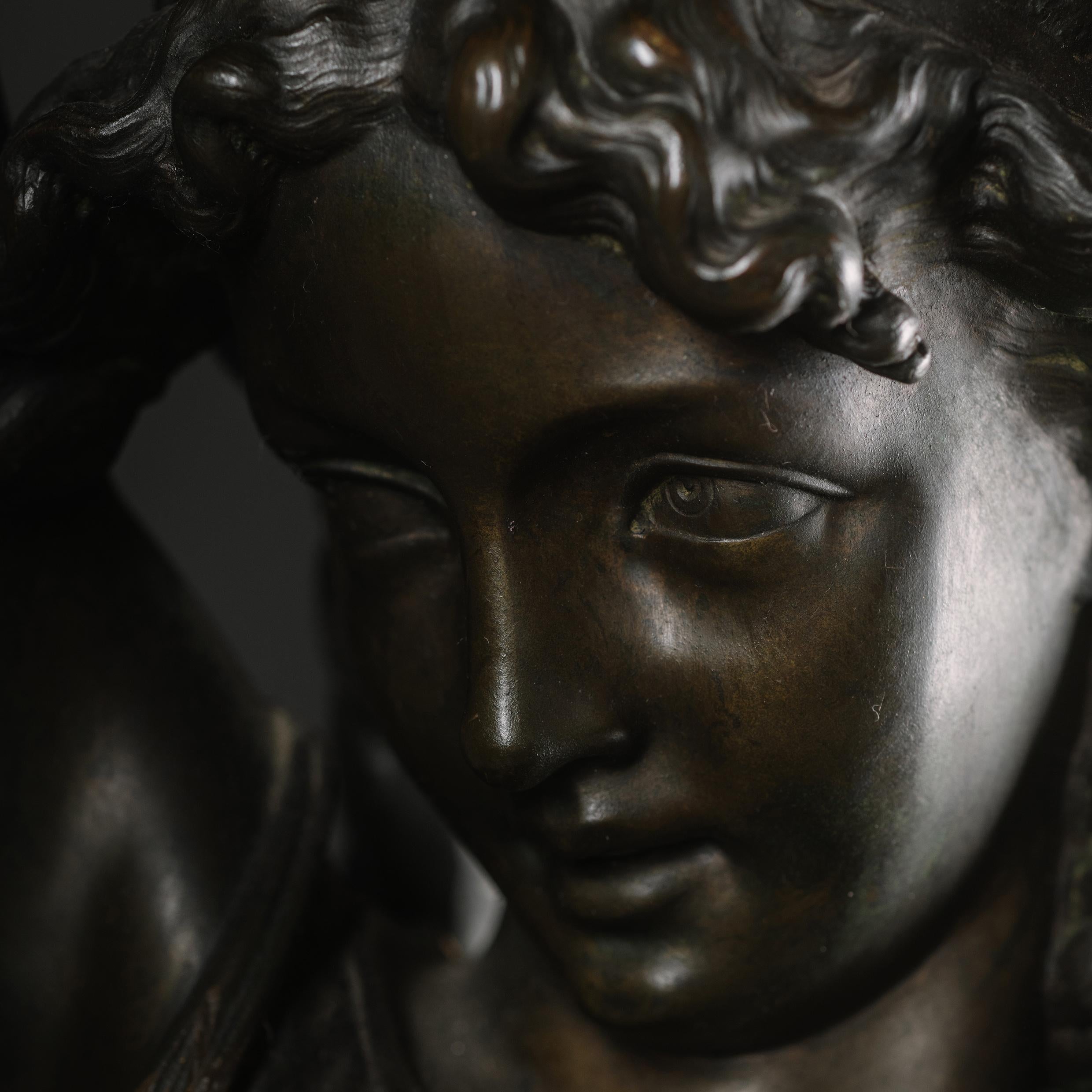 Ein Paar Napoleon III.-Figuren aus patinierter Bronze von Victor Paillard im Angebot 2