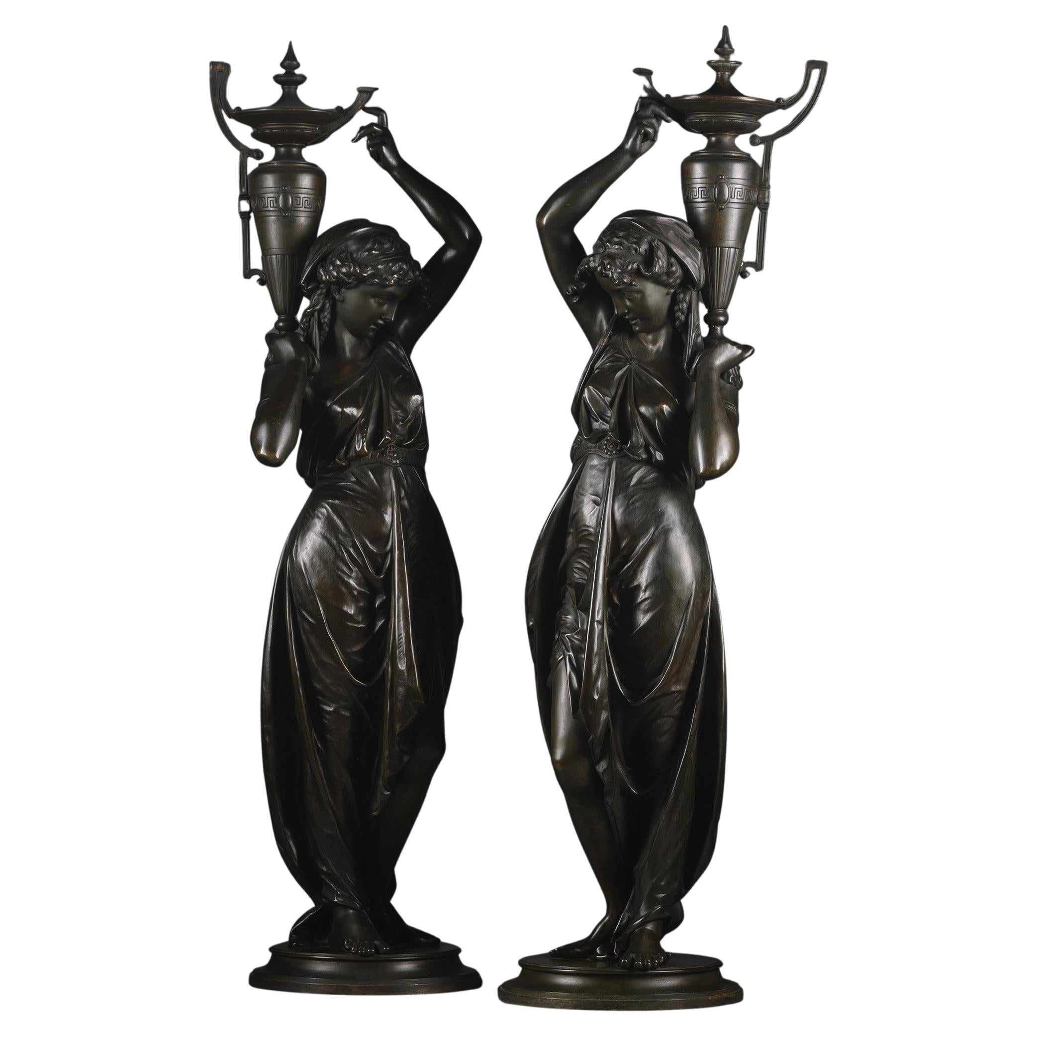 Ein Paar Napoleon III.-Figuren aus patinierter Bronze von Victor Paillard im Angebot