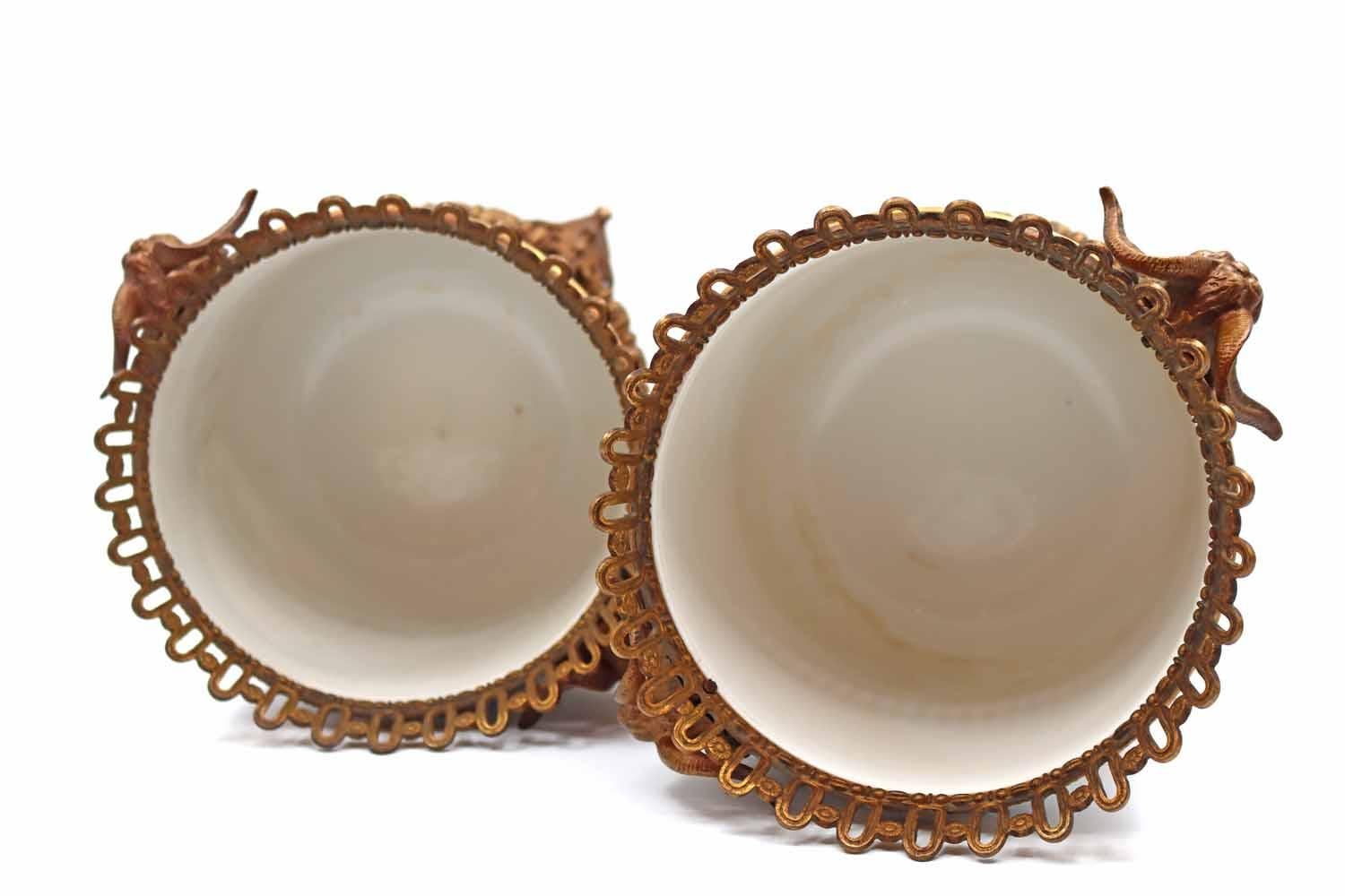 Pair of Napoleon III Porcelain and Gilt Bronze Planters In Good Condition In Saint-Ouen, FR