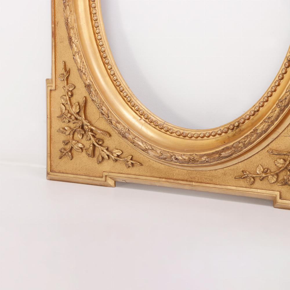 A Pair of Napoleon III style giltwood and gesso picture frames, 19th C. In Good Condition For Sale In Philadelphia, PA