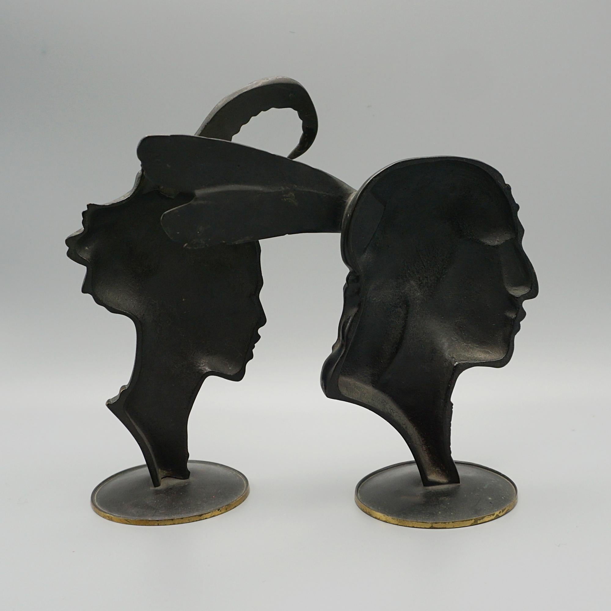A Pair of Native American Bronze Busts Attributed to Richard Rohac For Sale 5