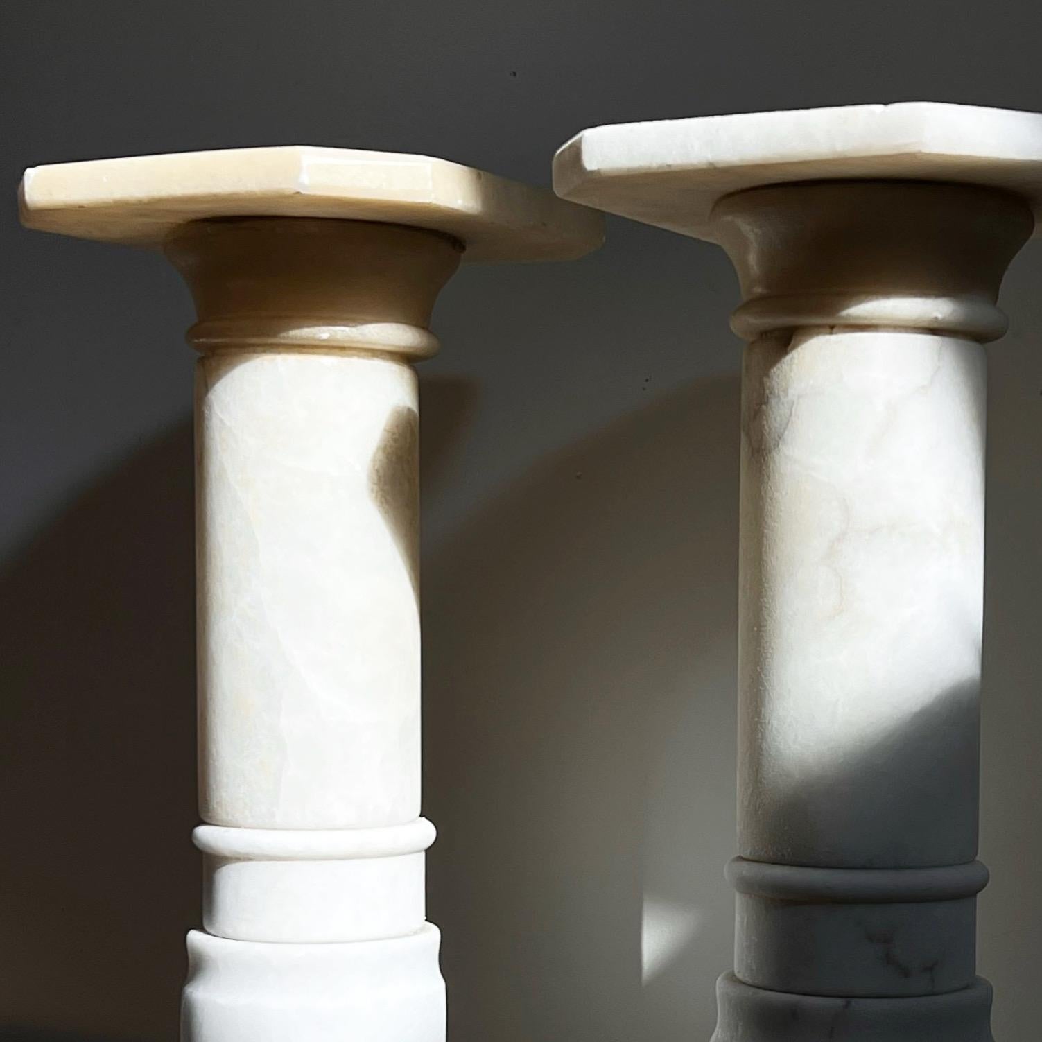 Pair of Neoclassical Alabaster Columns, 1960s In Good Condition In View Park, CA