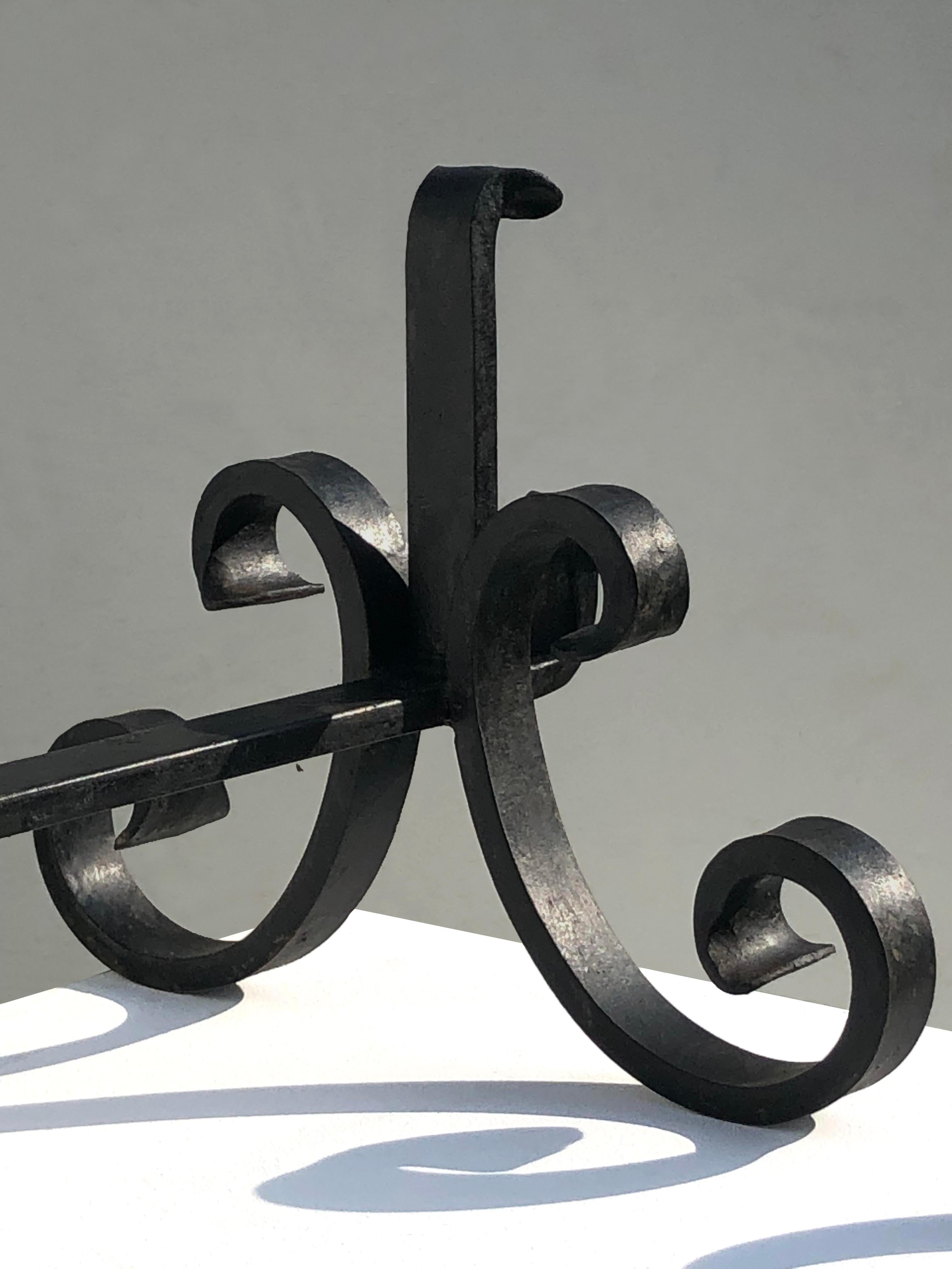 Fer forgé Paire d'ANDIRONS BRUTALISTES NEOCLASSIIQUES SHABBY-CHIC Wrought Iron, France 1960 en vente