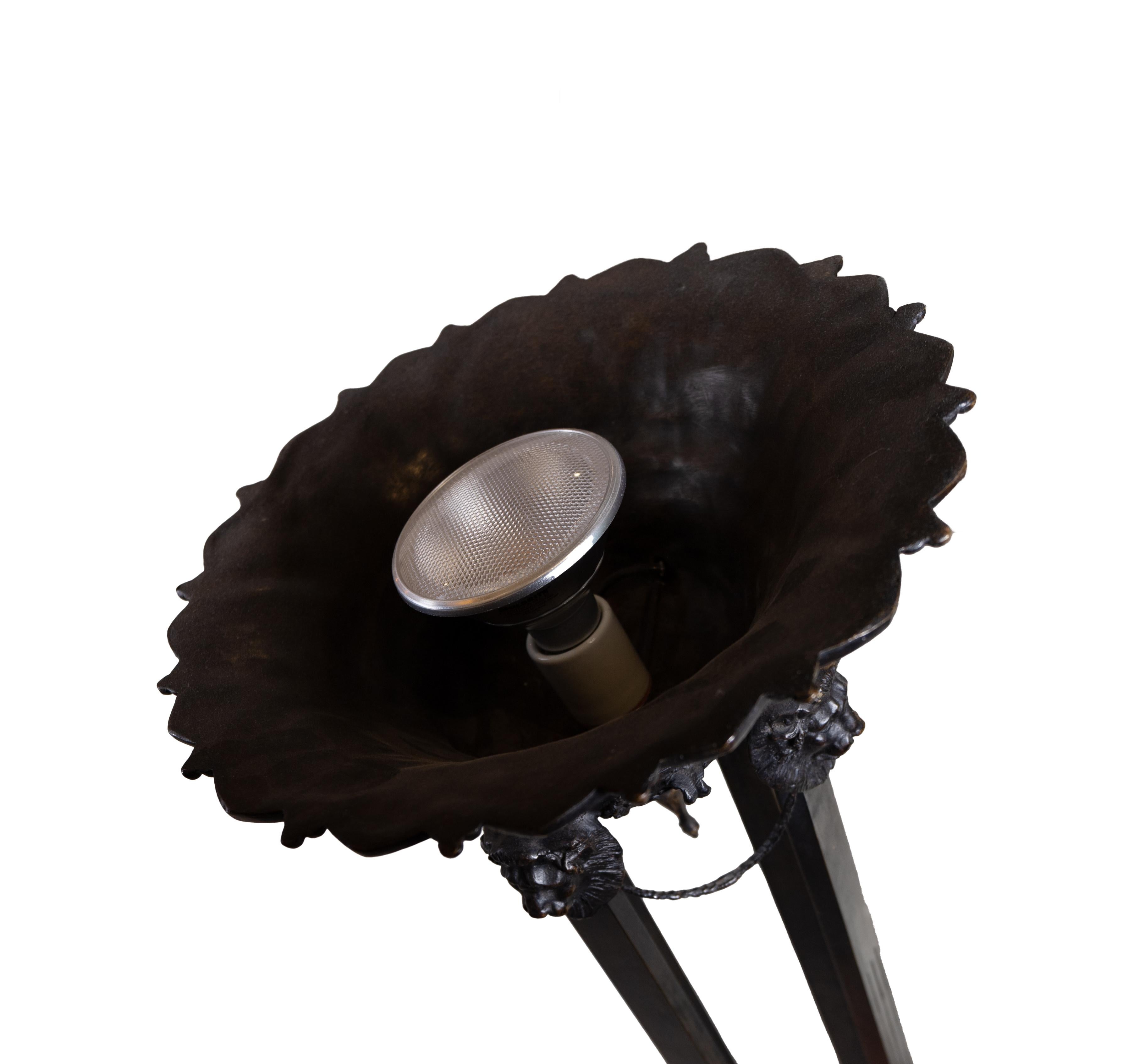 Paire de torchères de design néoclassique en vente 1