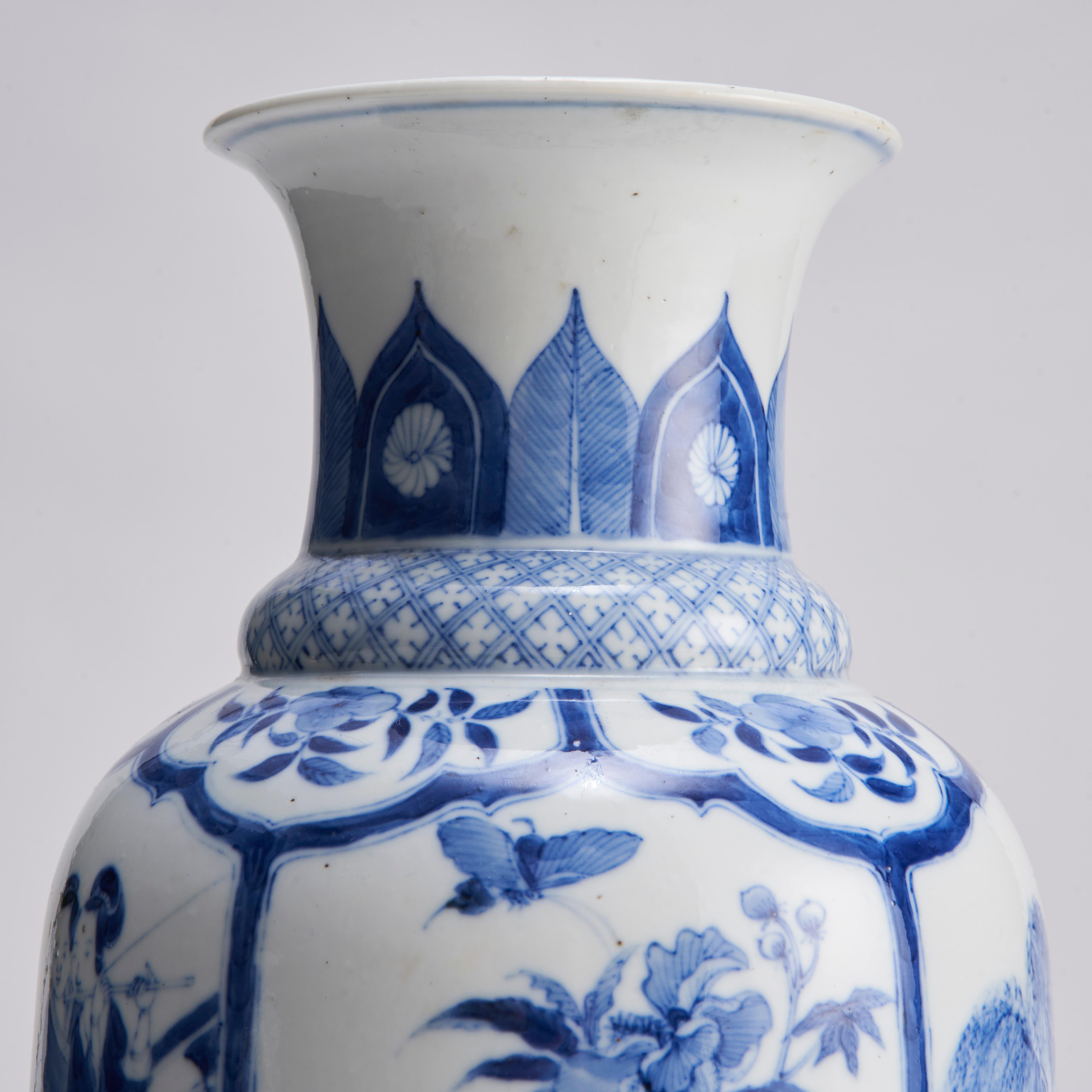 19th Century A pair of Nineteenth Century Chinese blue and white baluster form vases (Circa 1 For Sale
