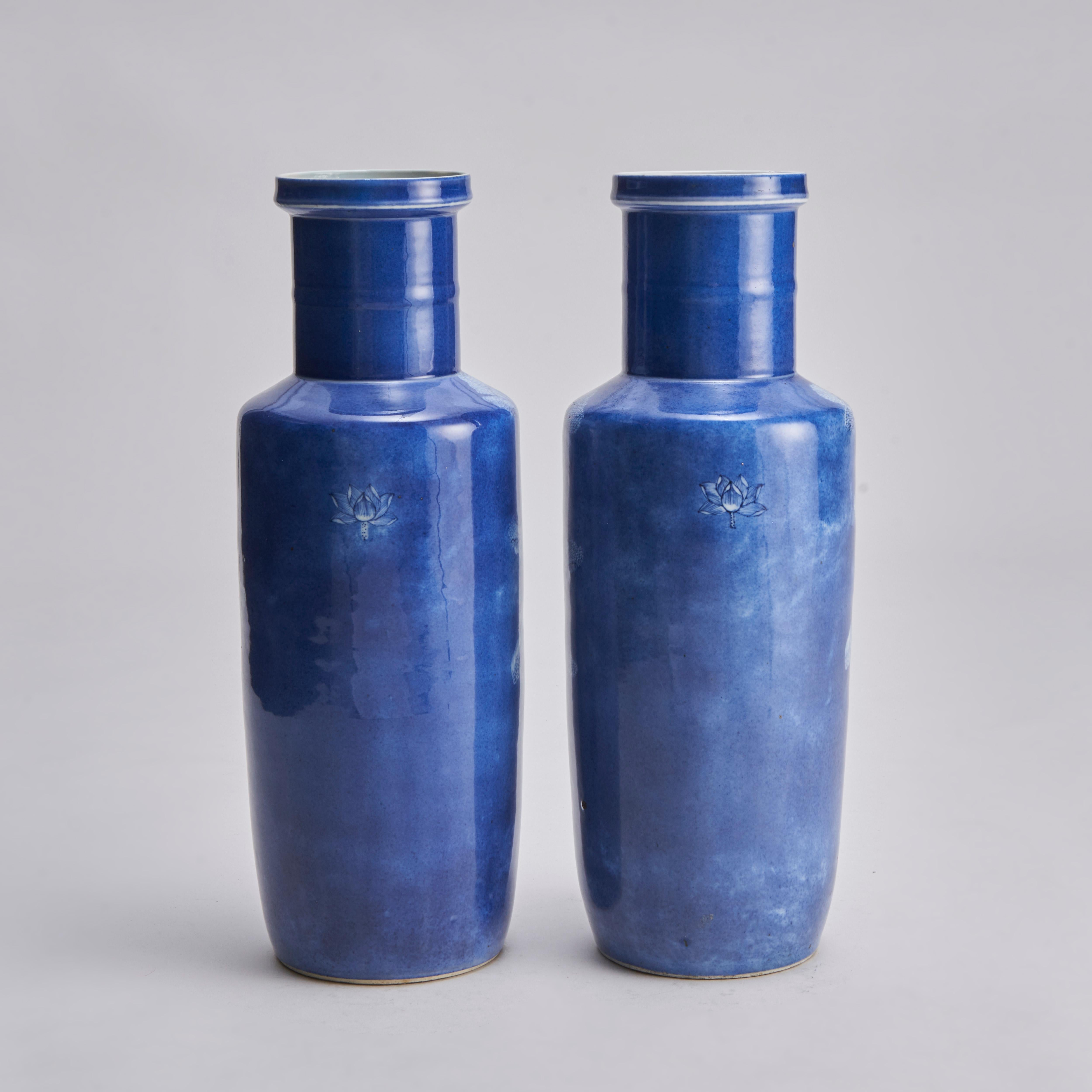 A pair of Nineteenth Century Chinese Powder Blue vases (Circa 1870) For Sale 1