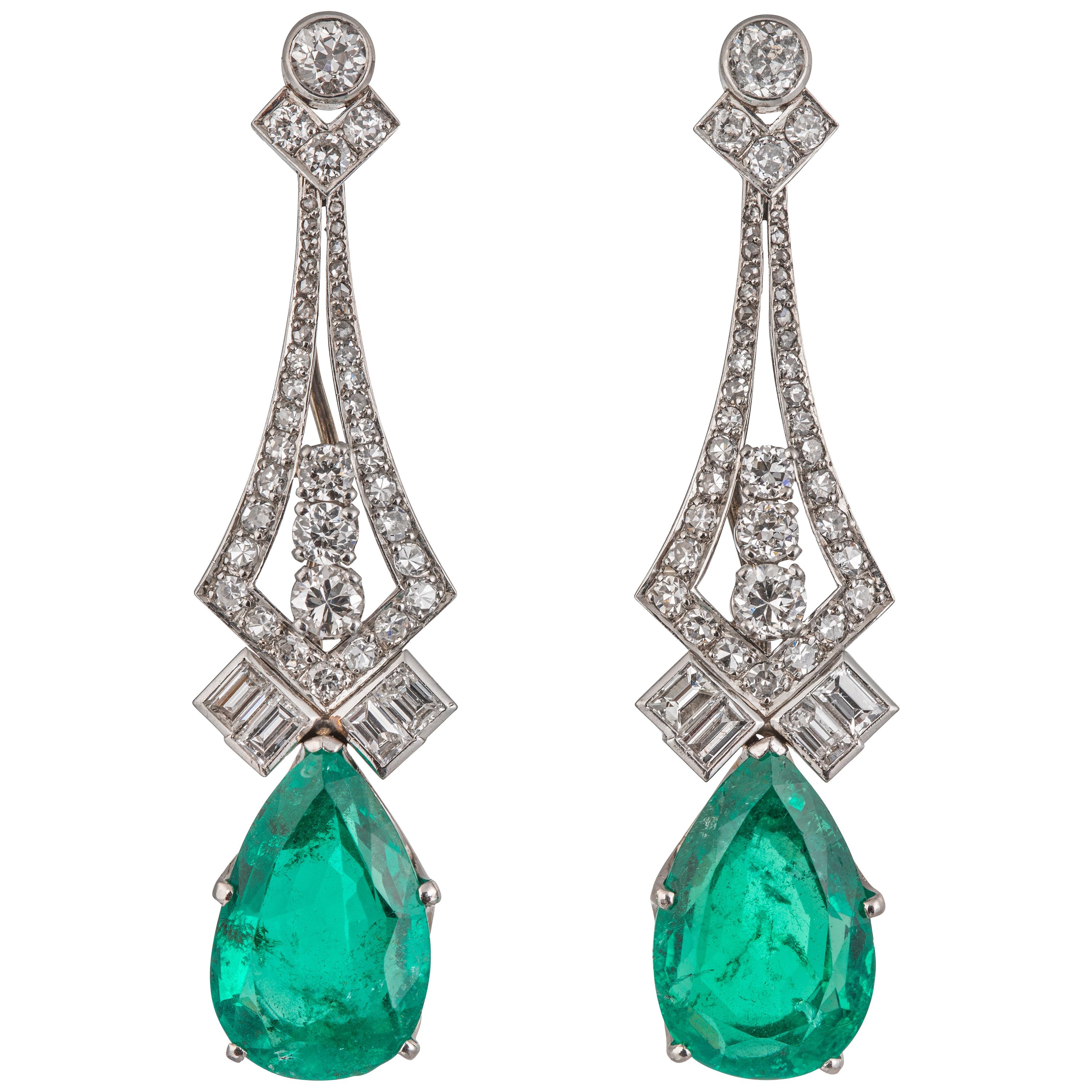 Pair of No Oil Colombian Emerald and Diamond Drop Earrings Certificated by GRS For Sale