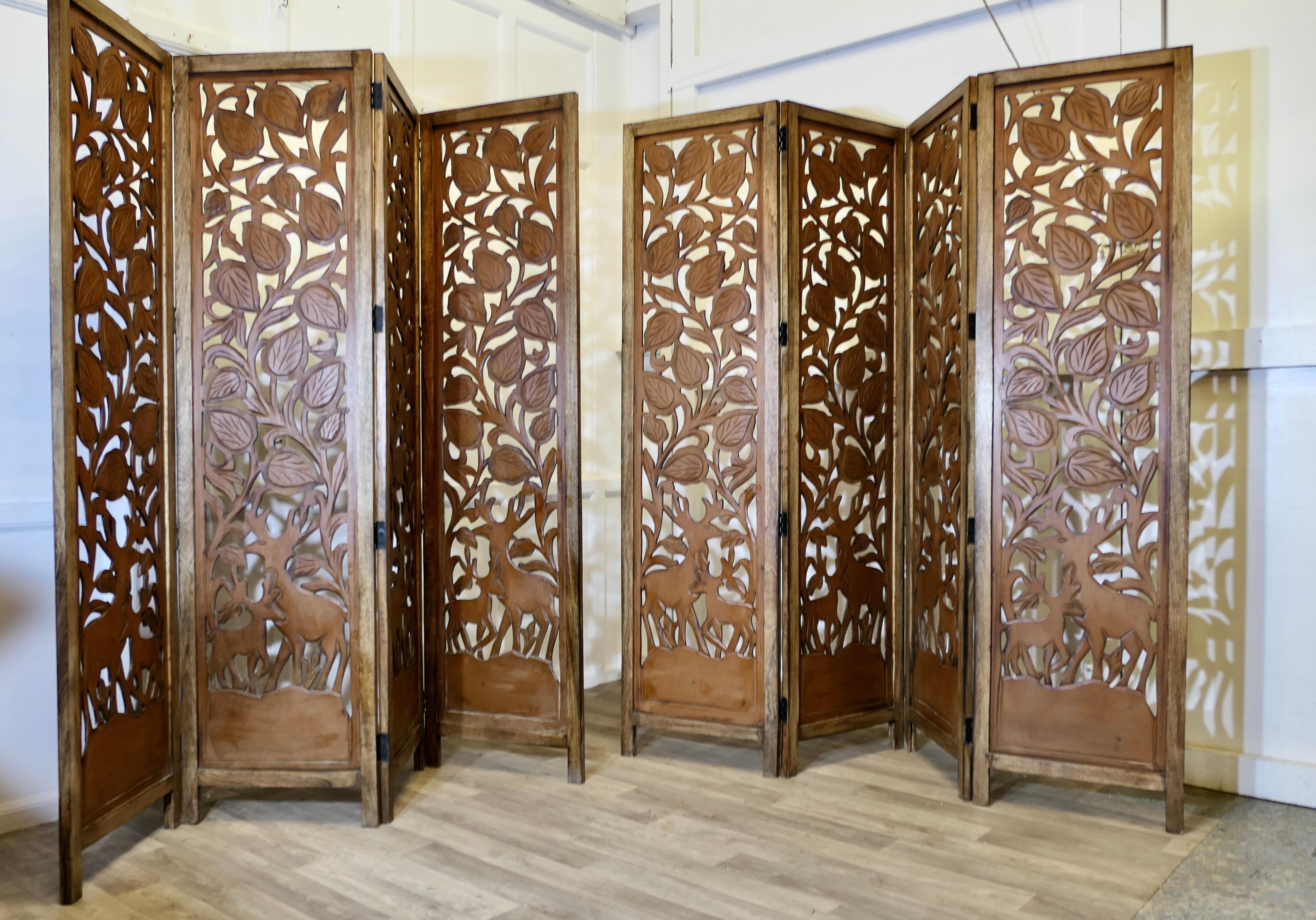 A Pair of North African Carved Pierced 4 Fold Screens Bon état - En vente à Godshill, Isle of Wight
